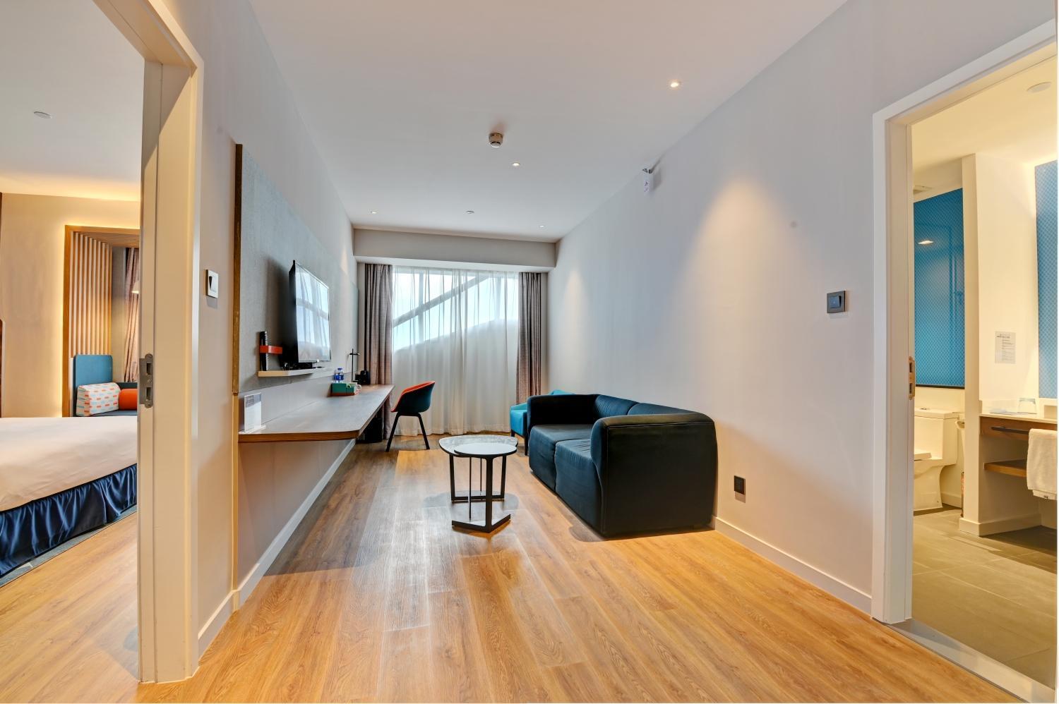 One-Bedroom Suite - Photo 1