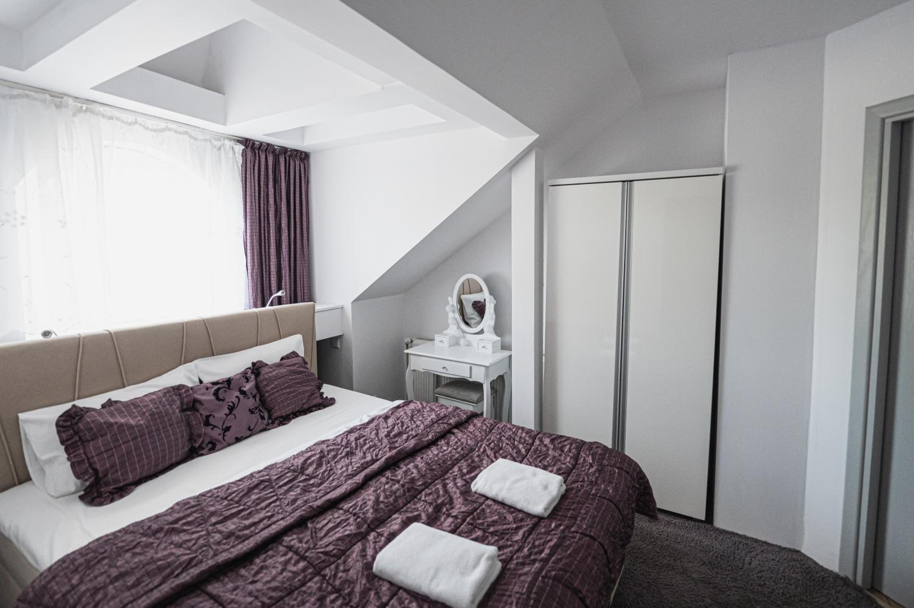 Two-Bedroom Apartment - Photo 6