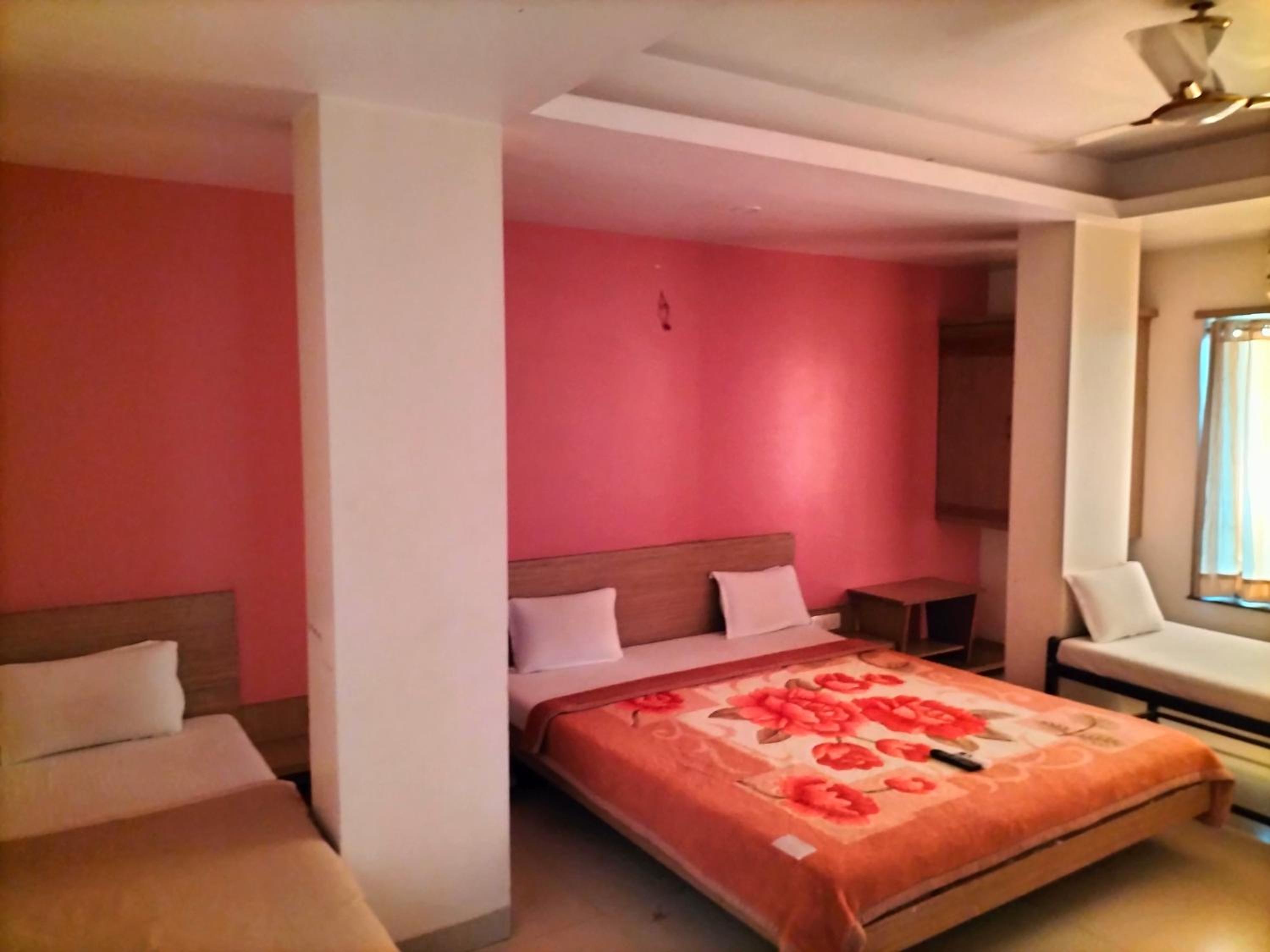 Duplex Quadruple Room - Photo 25