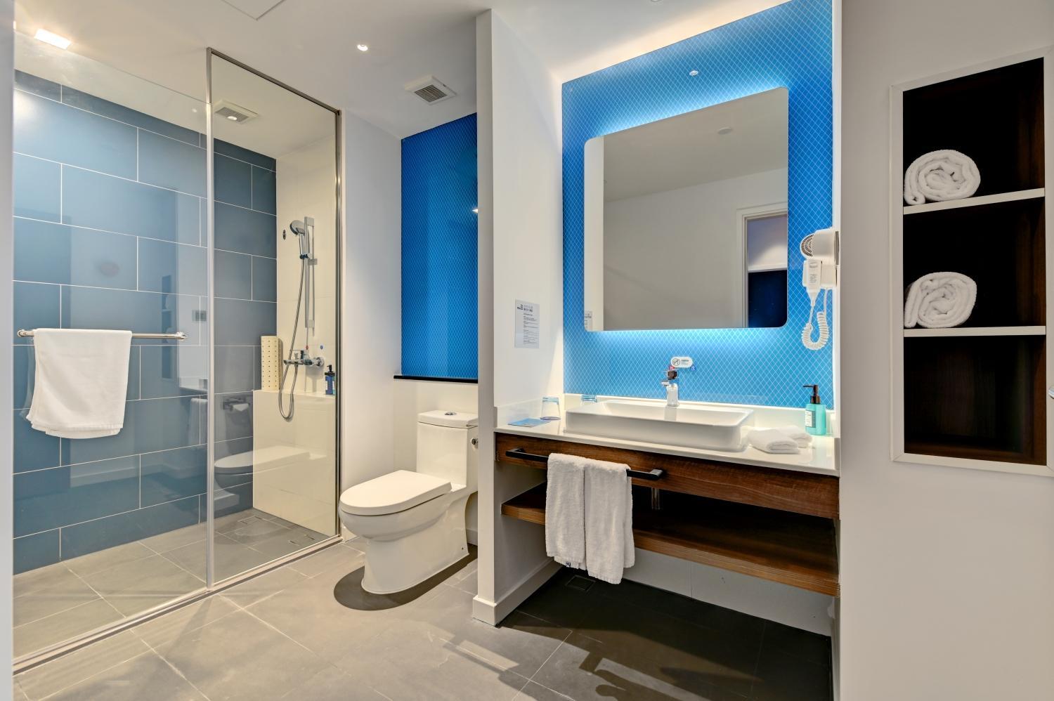 Standard King Room - Photo 4