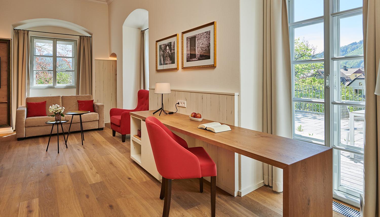 Suite with City View - Photo 3