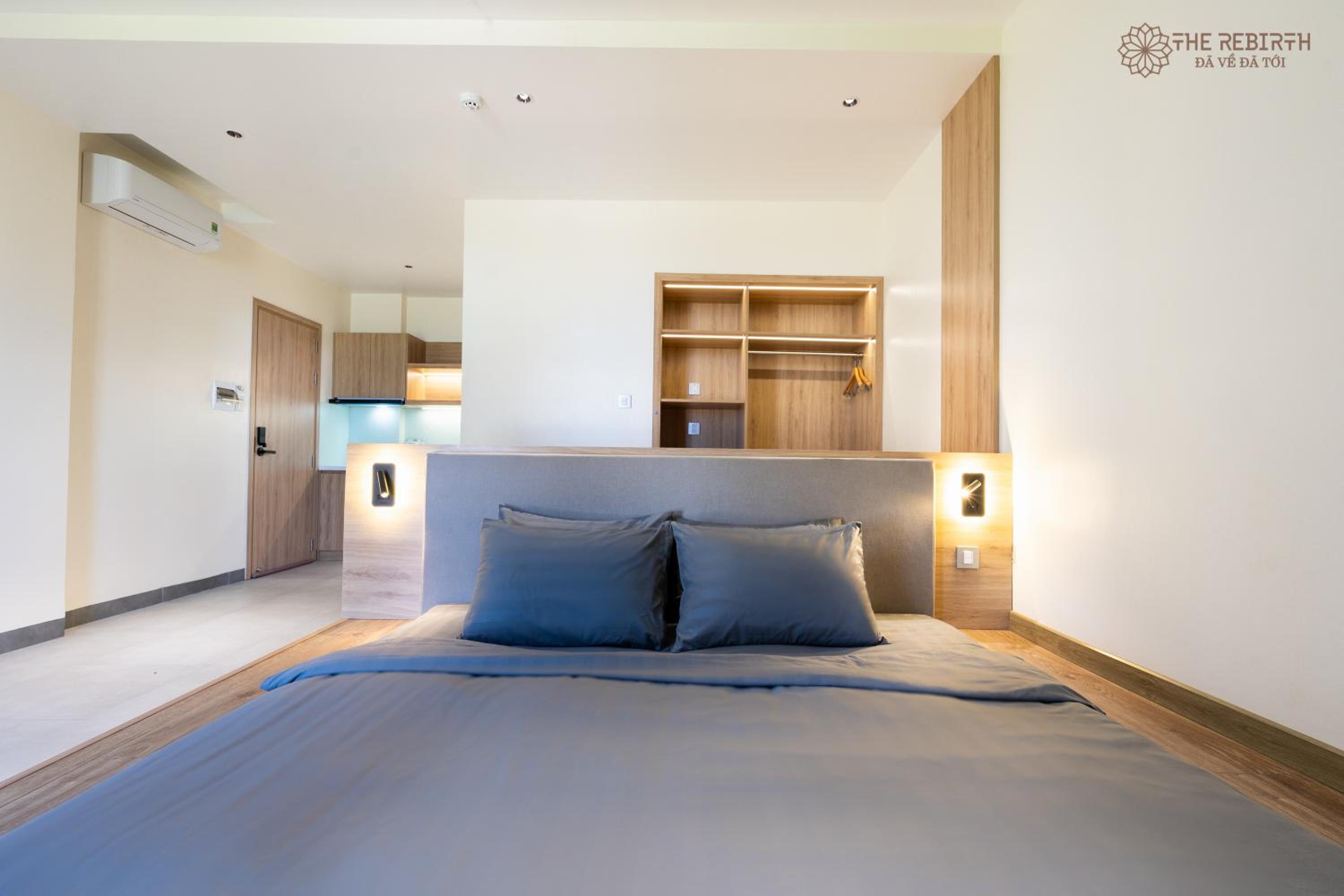 Executive Suite - Photo 8
