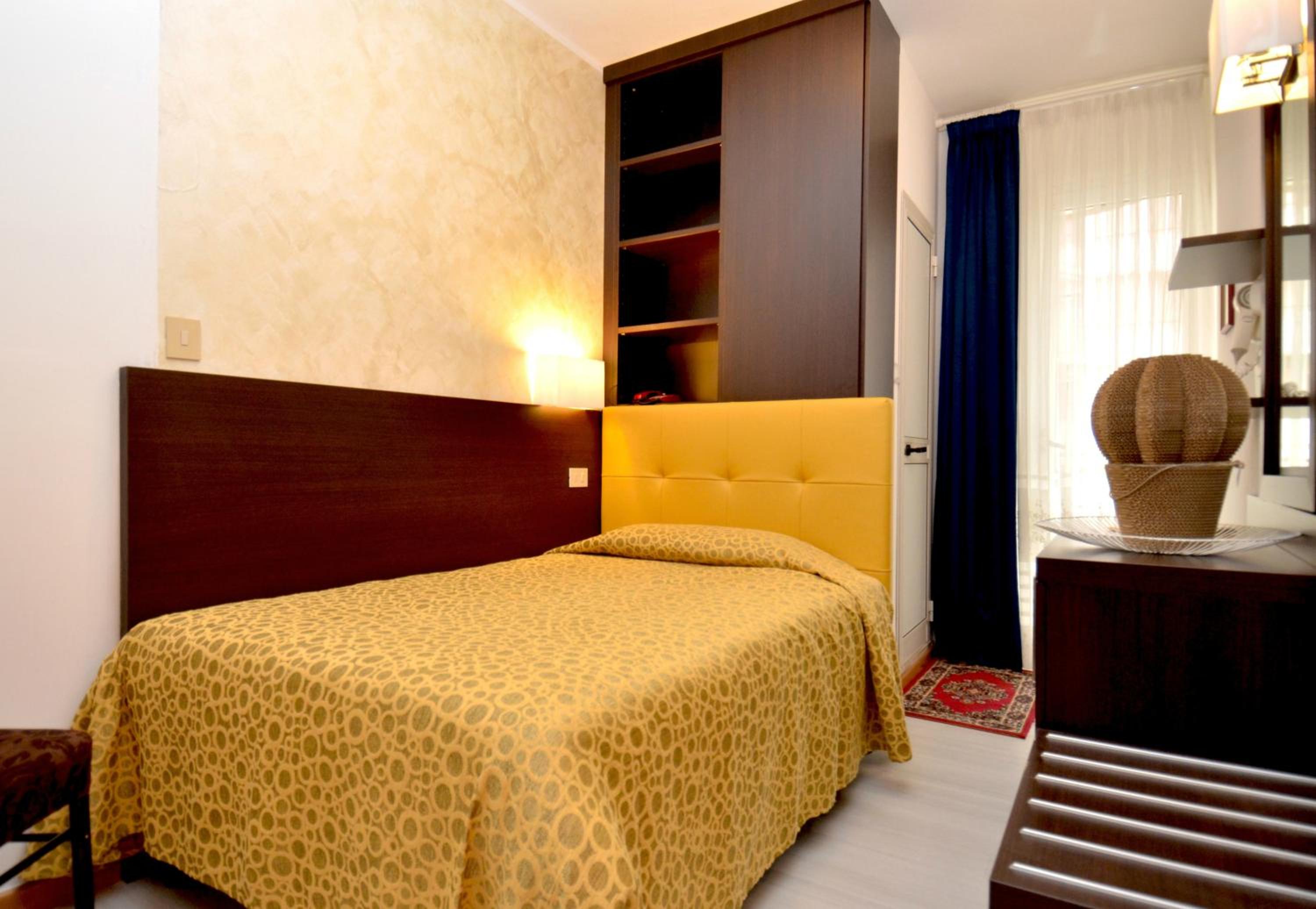 Single Room photo 3