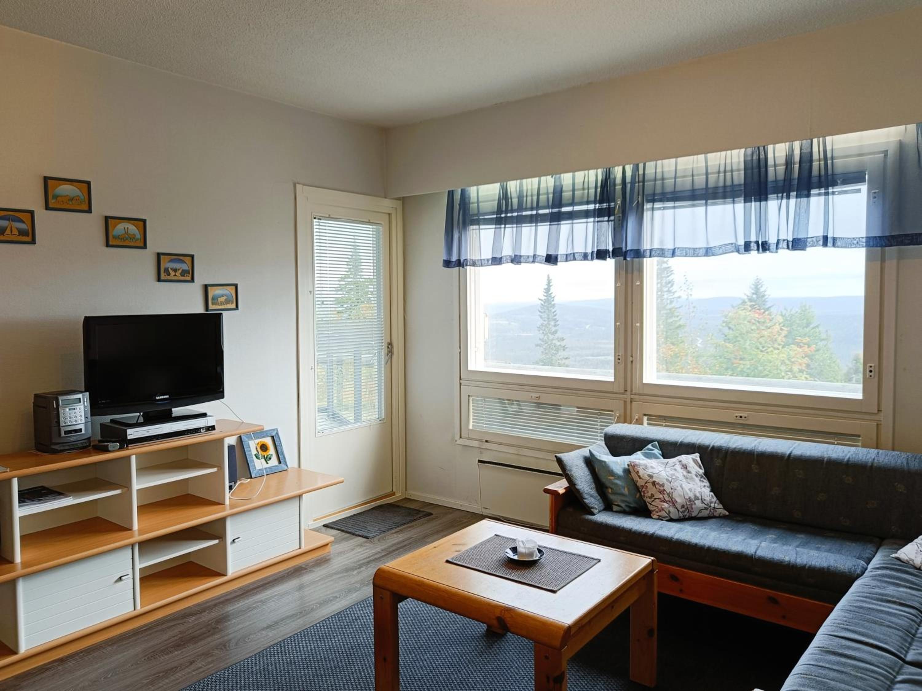One-Bedroom Apartment photo 1