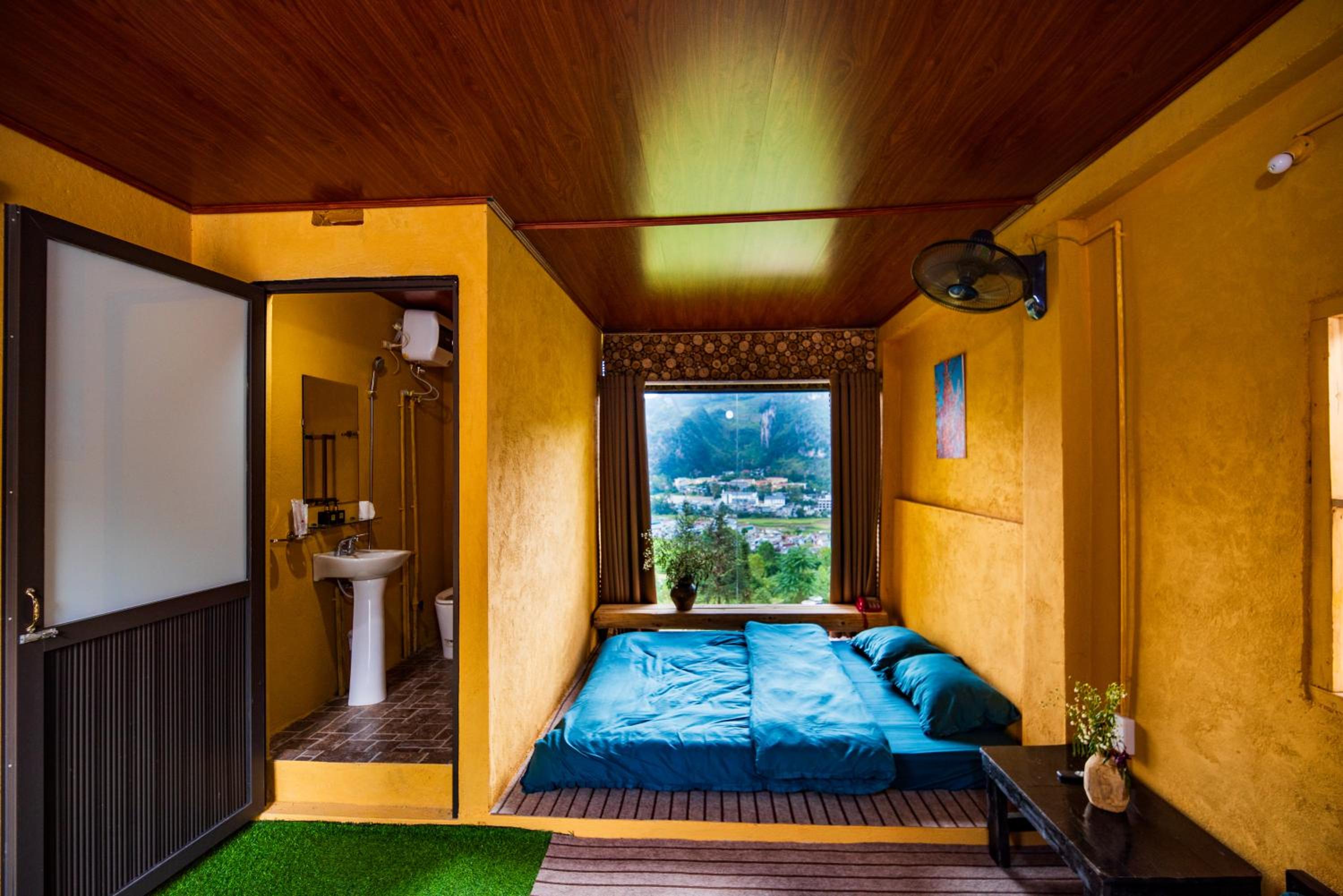 Quadruple Room with Mountain View