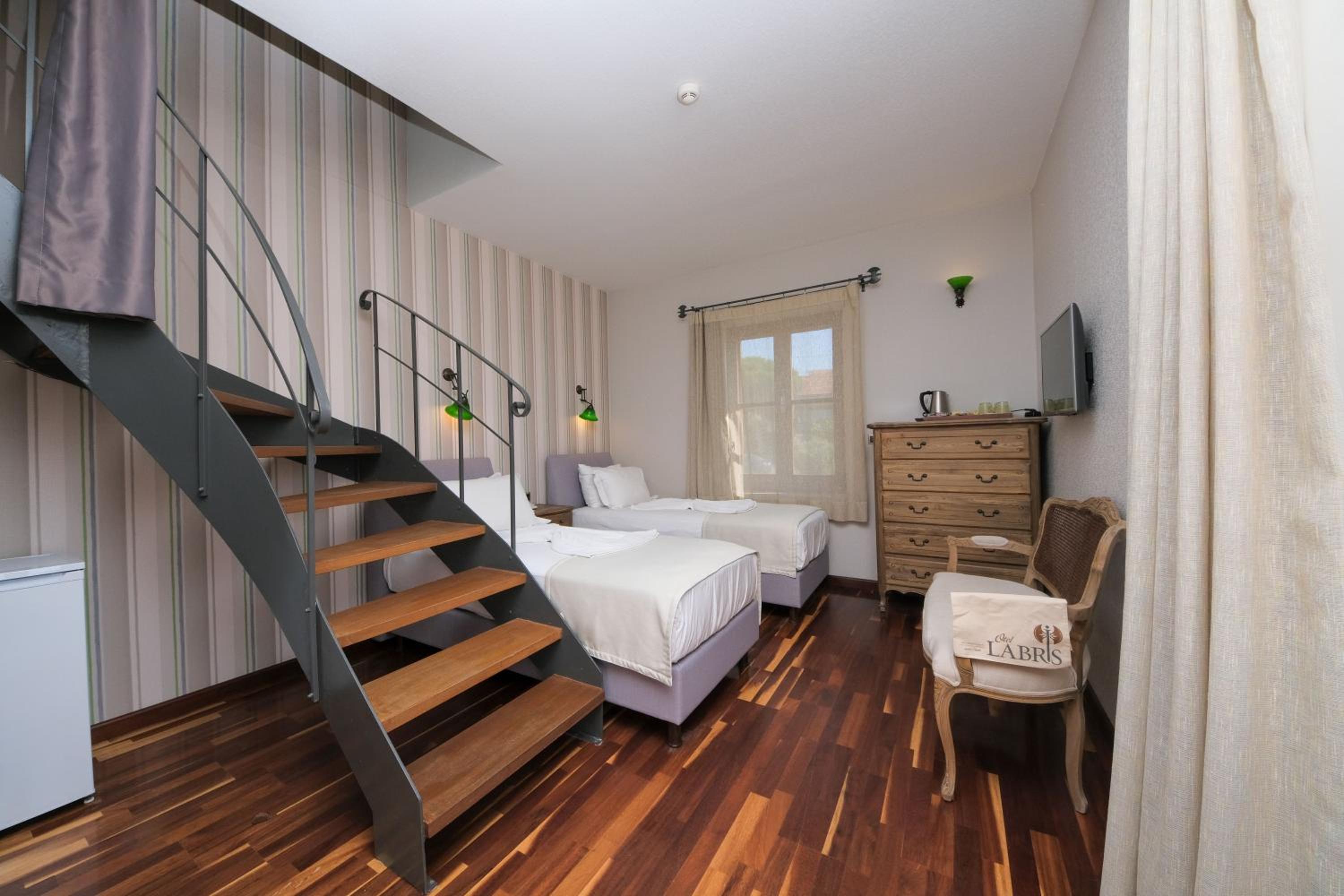Suite Familiale en Duplex avec Balcon