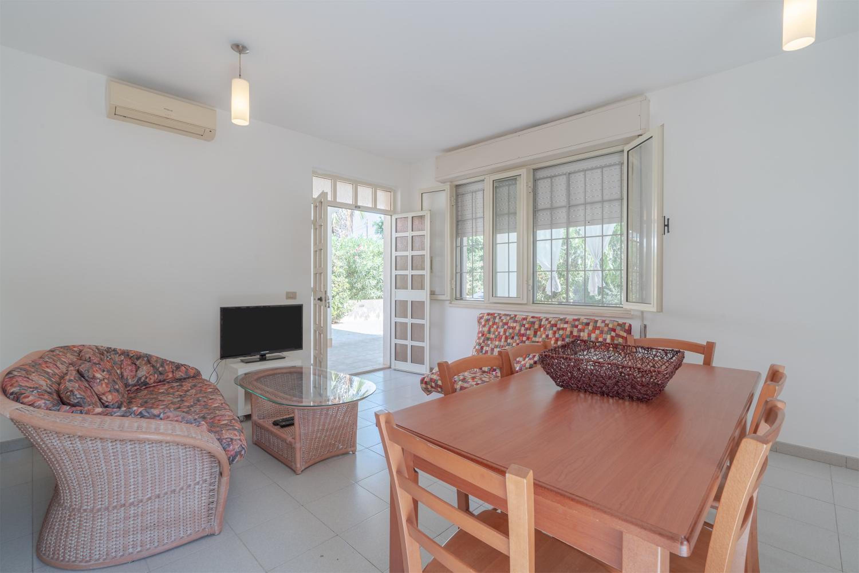 Villa photo 1
