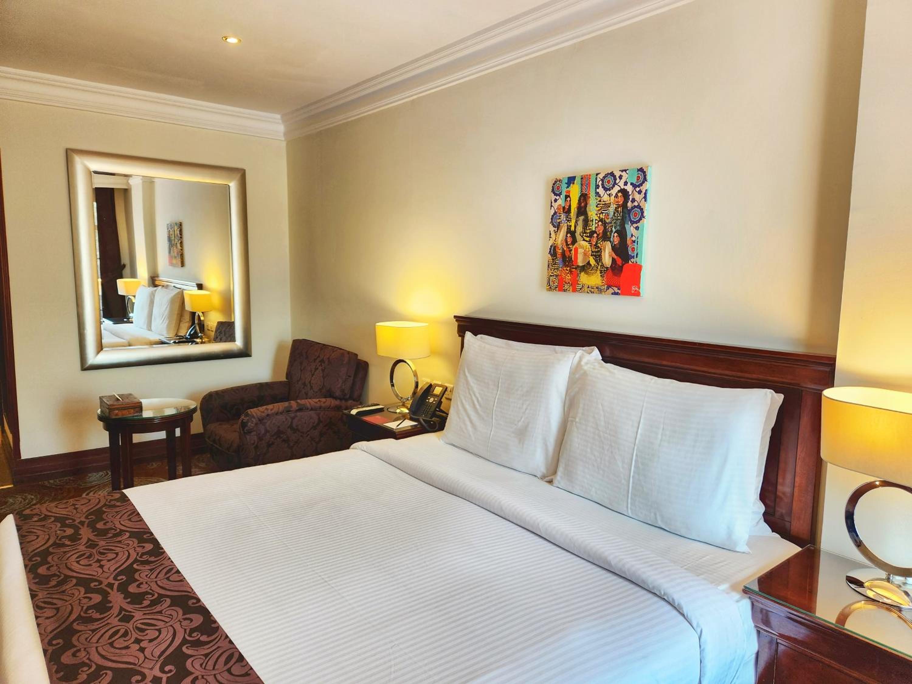 Classic King Room - Photo 3
