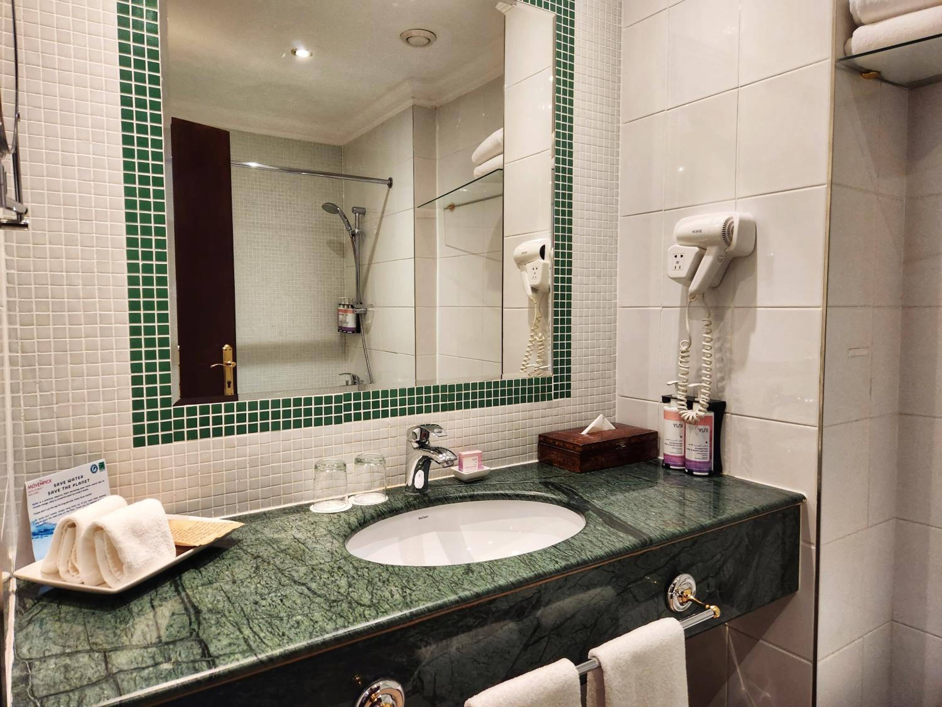 Classic King Room - Photo 4