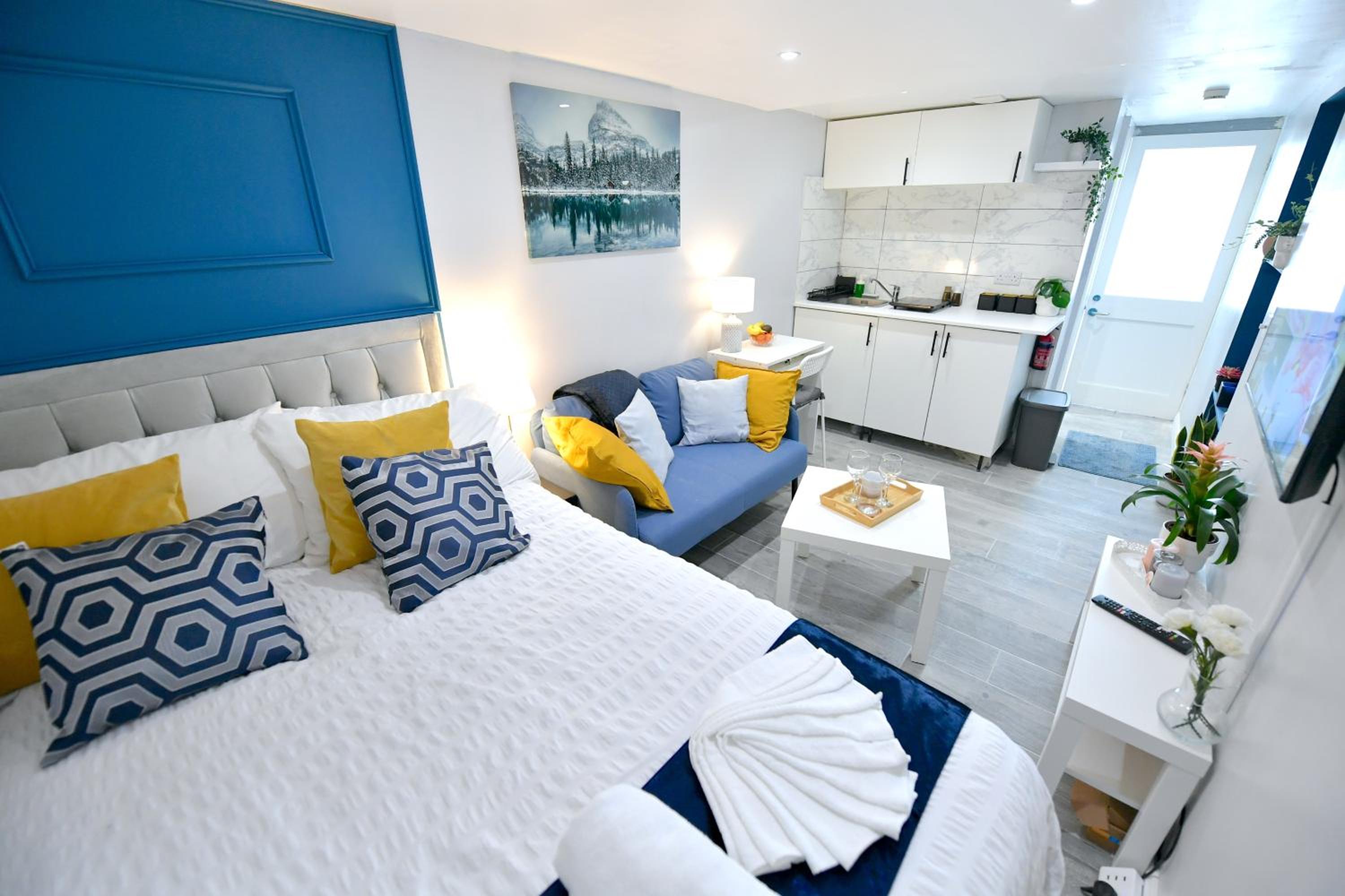 One-Bedroom Apartment