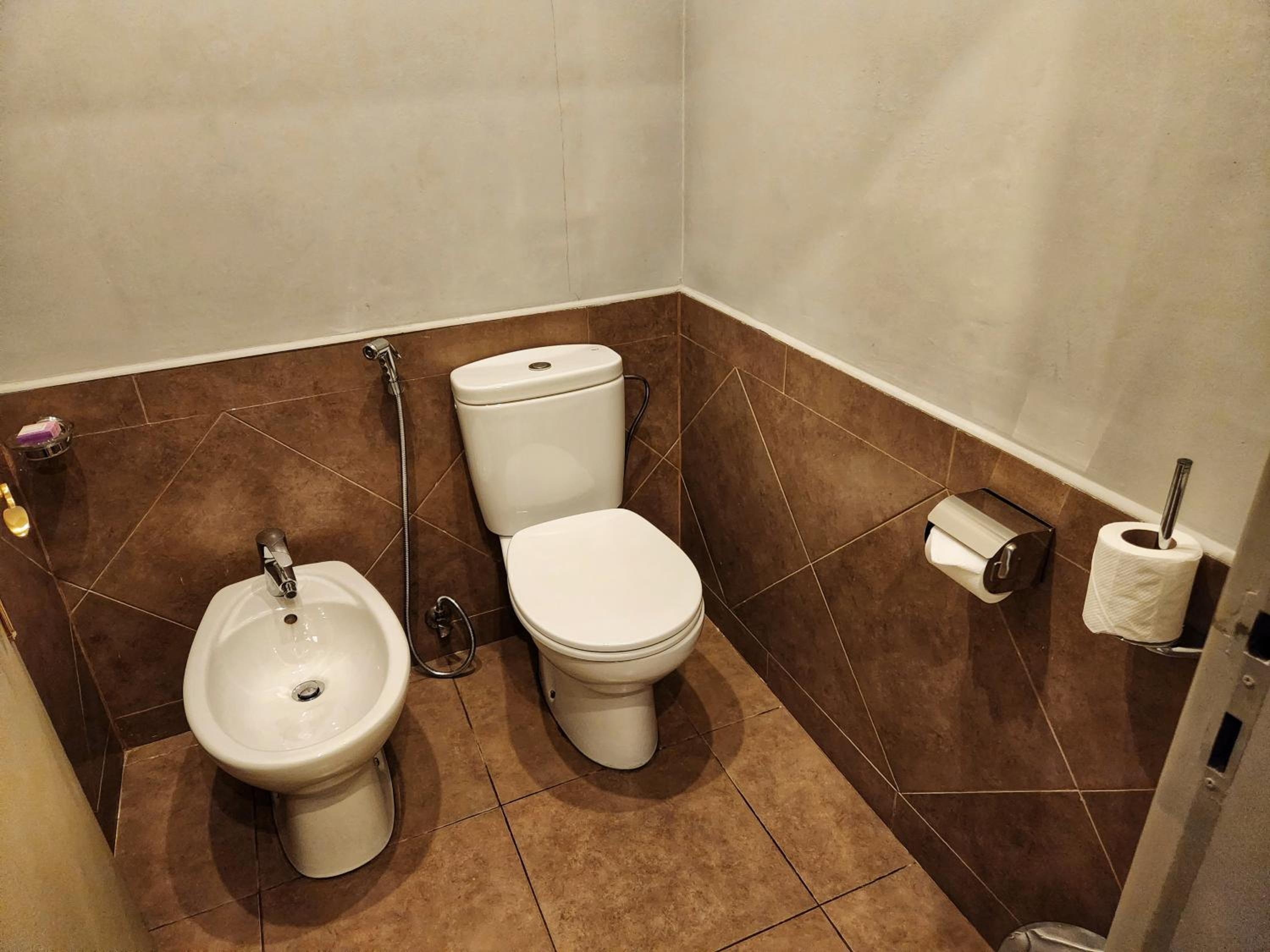 Deluxe King Room - Photo 4