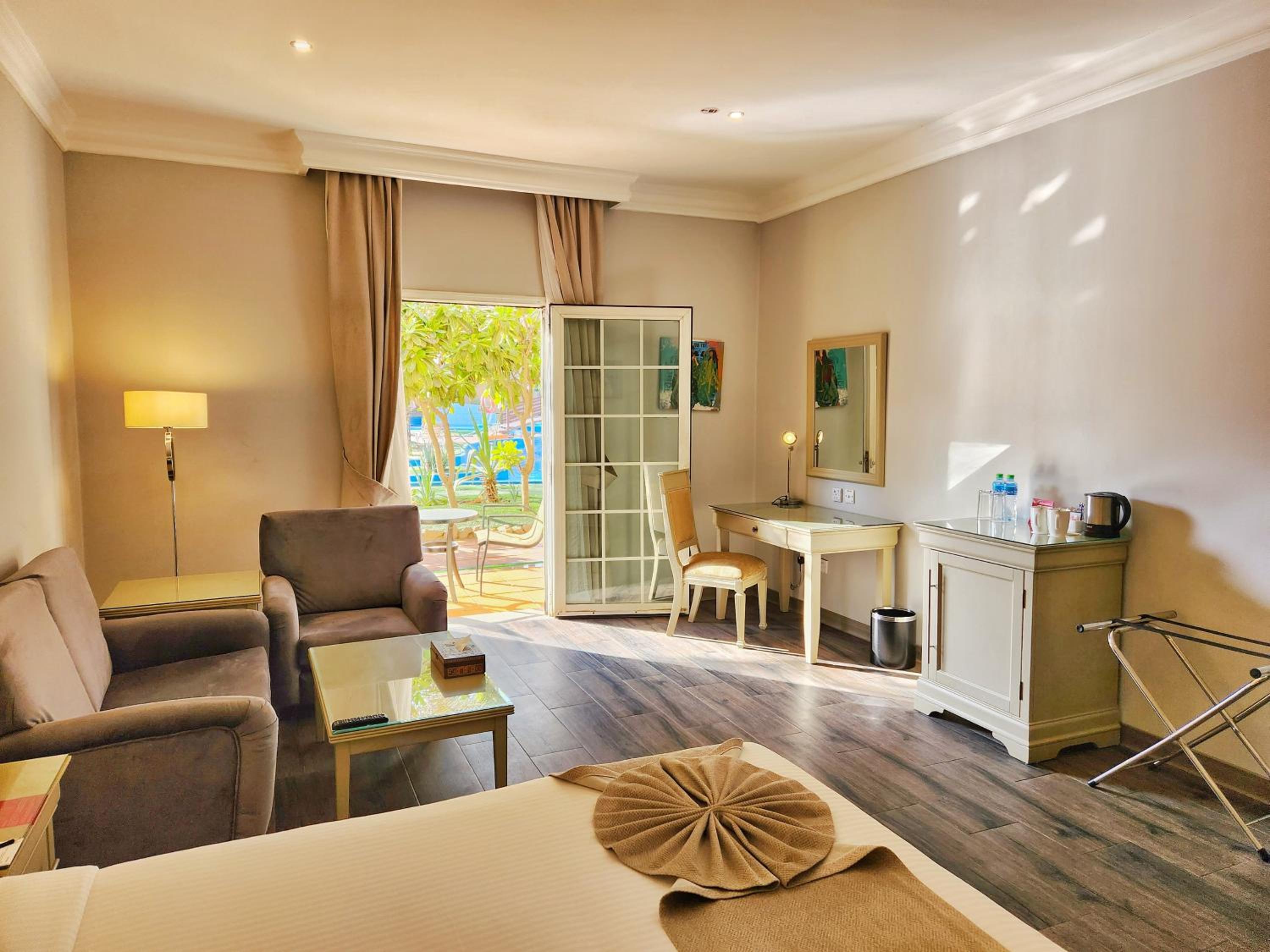 Deluxe King Room - Photo 1