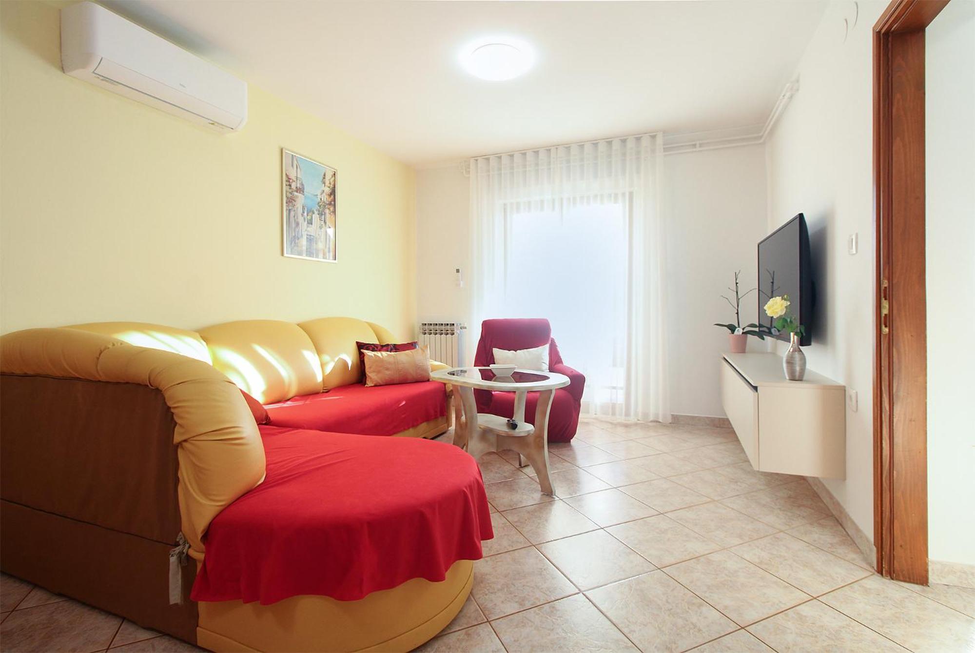 Apartment photo 1