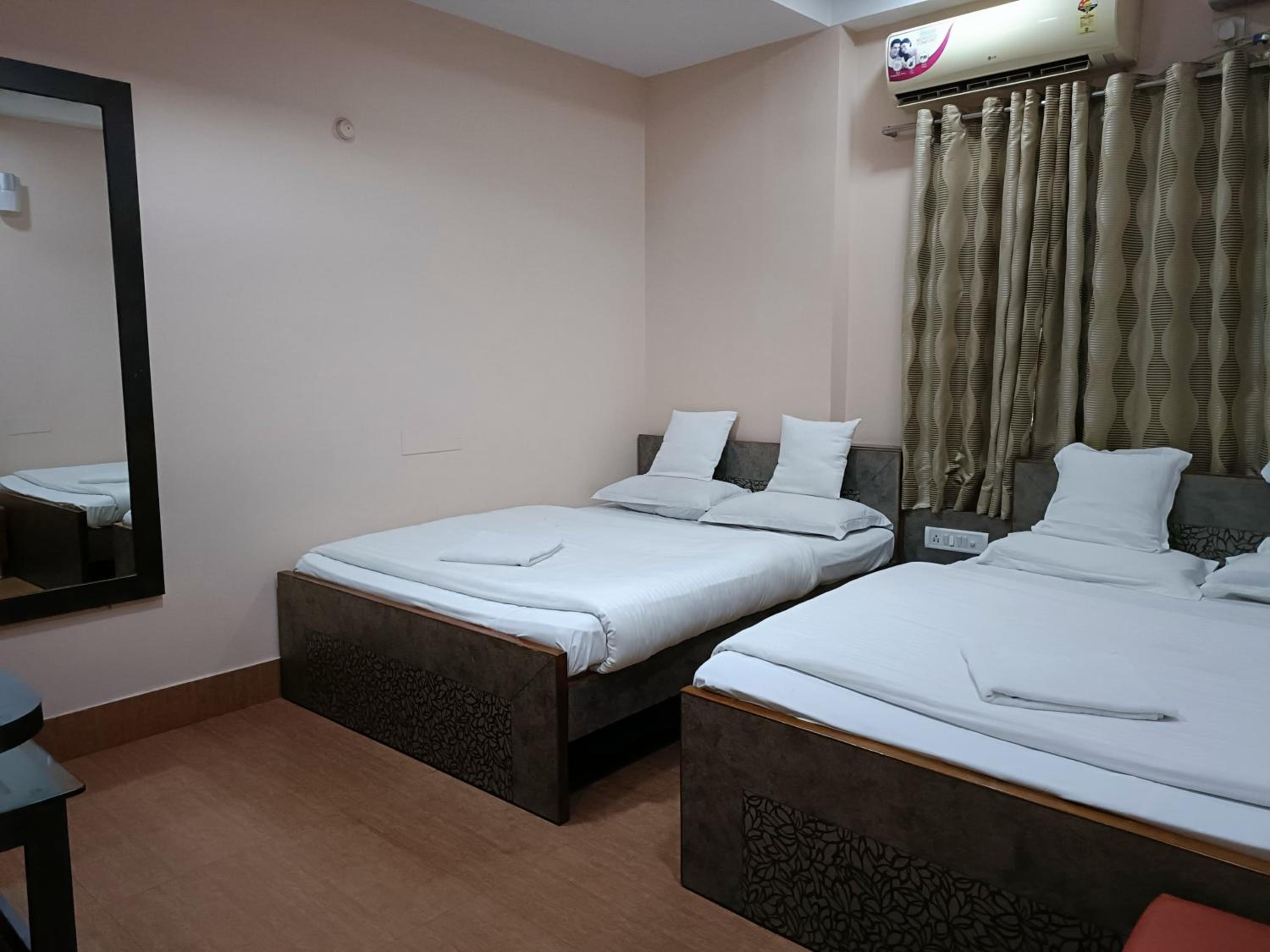 Deluxe Quadruple Room - Photo 2