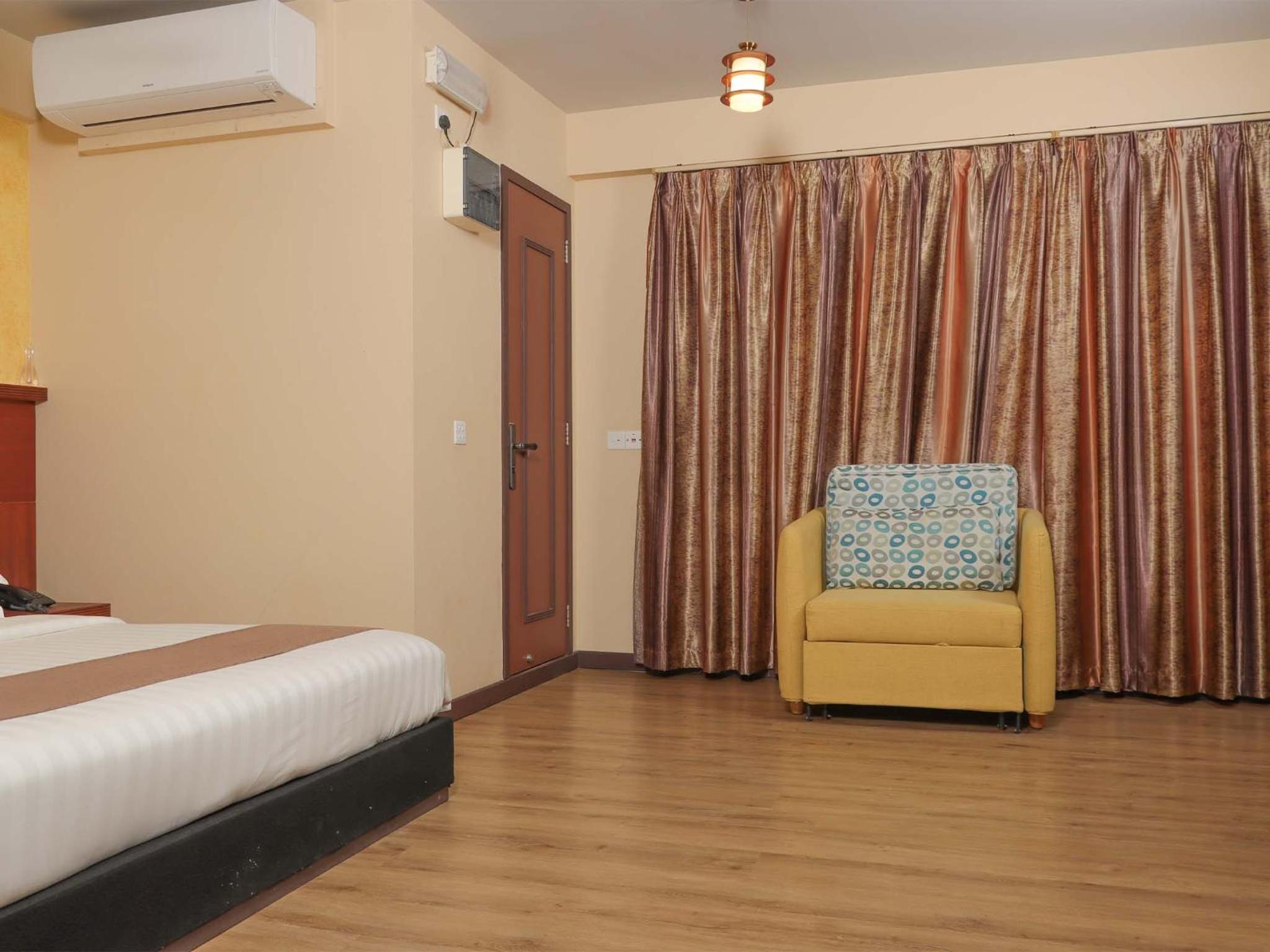 Superior Double Room with Balcony
