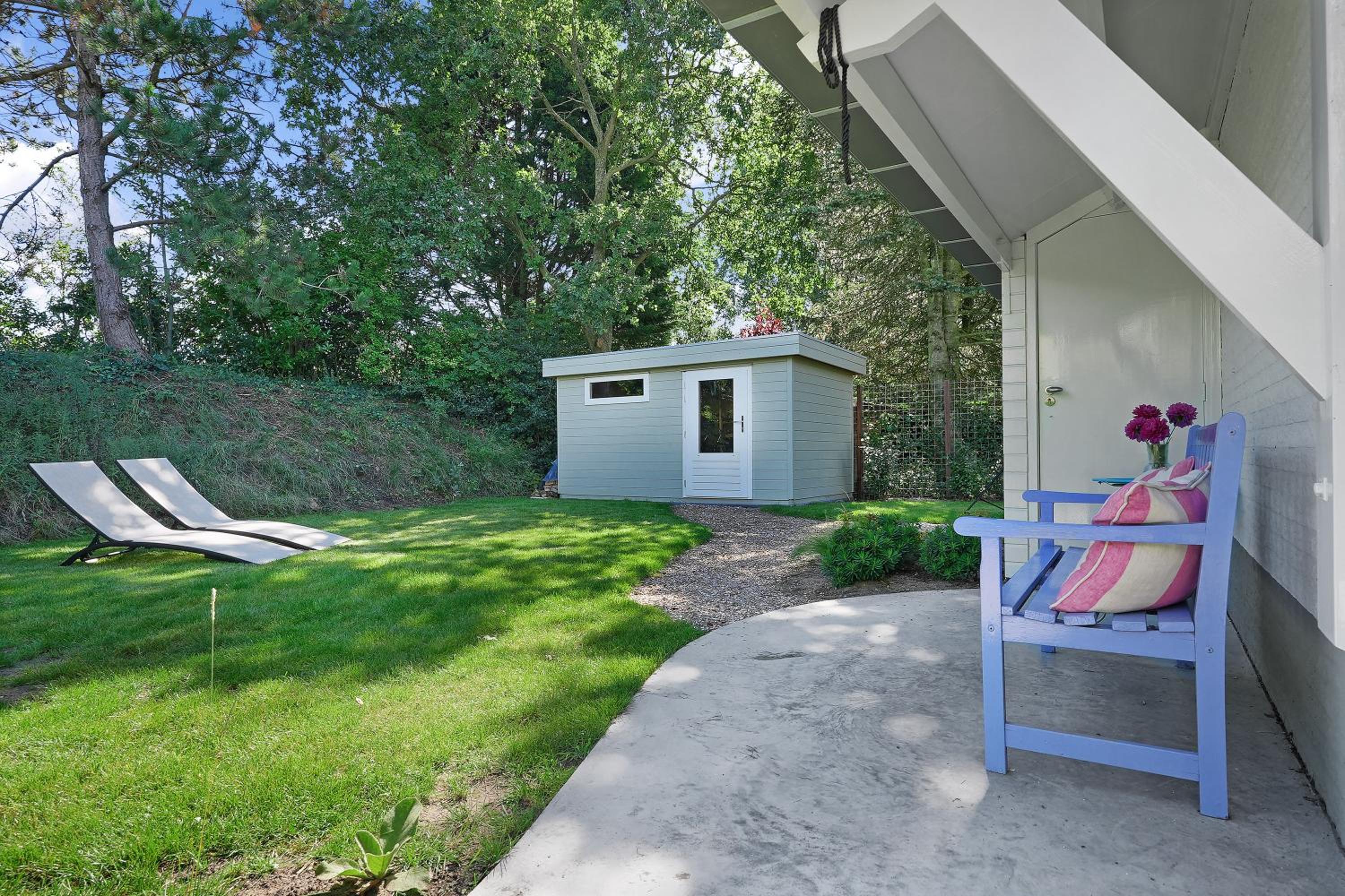 Three-Bedroom House photo 2