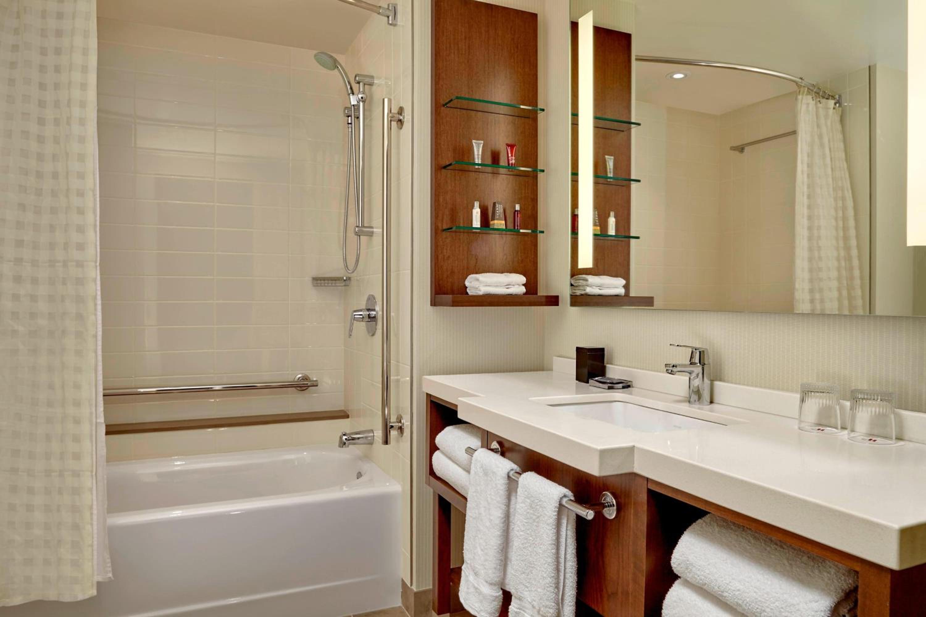 Queen Room with Two Queen Beds and Airport View