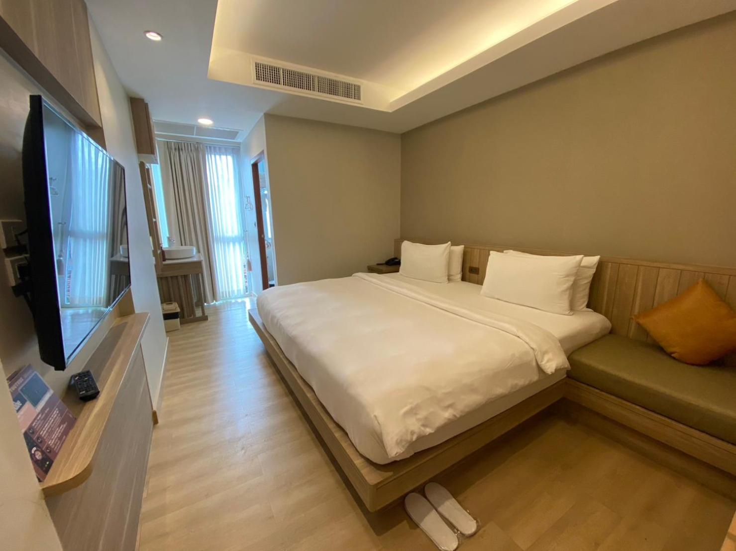 Superior King Room - Photo 6