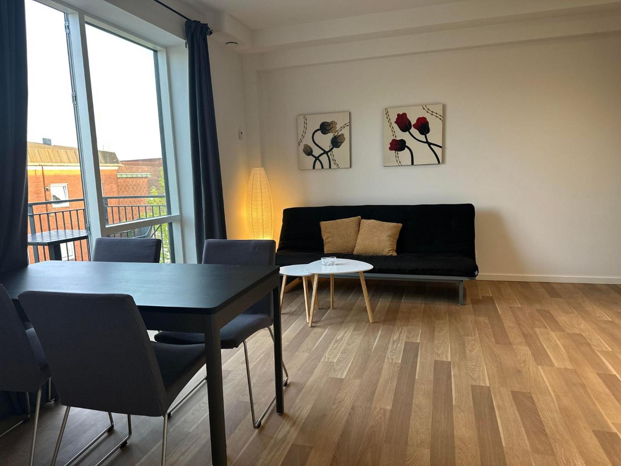 One-Bedroom Apartment photo 1