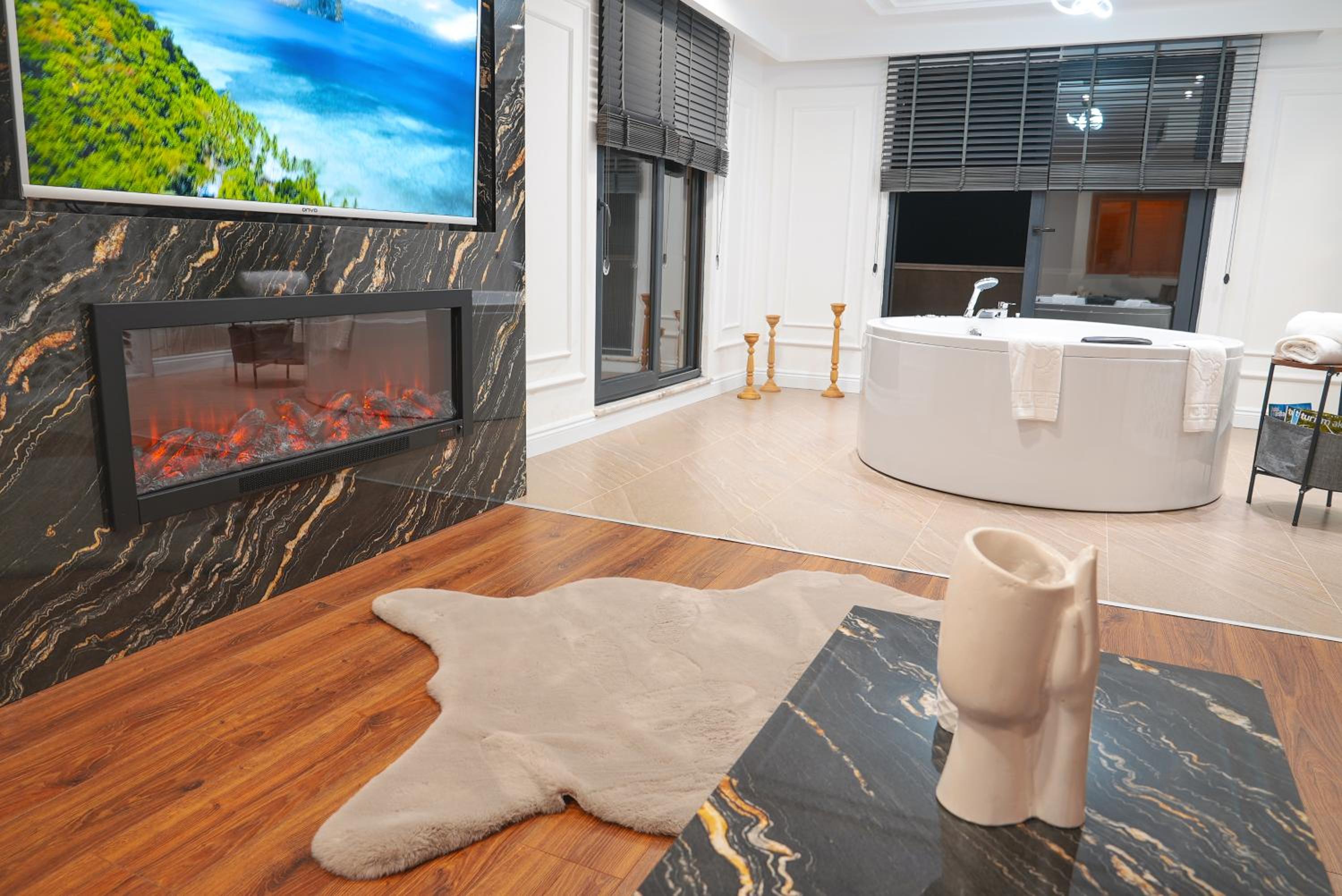 King Suite photo 2