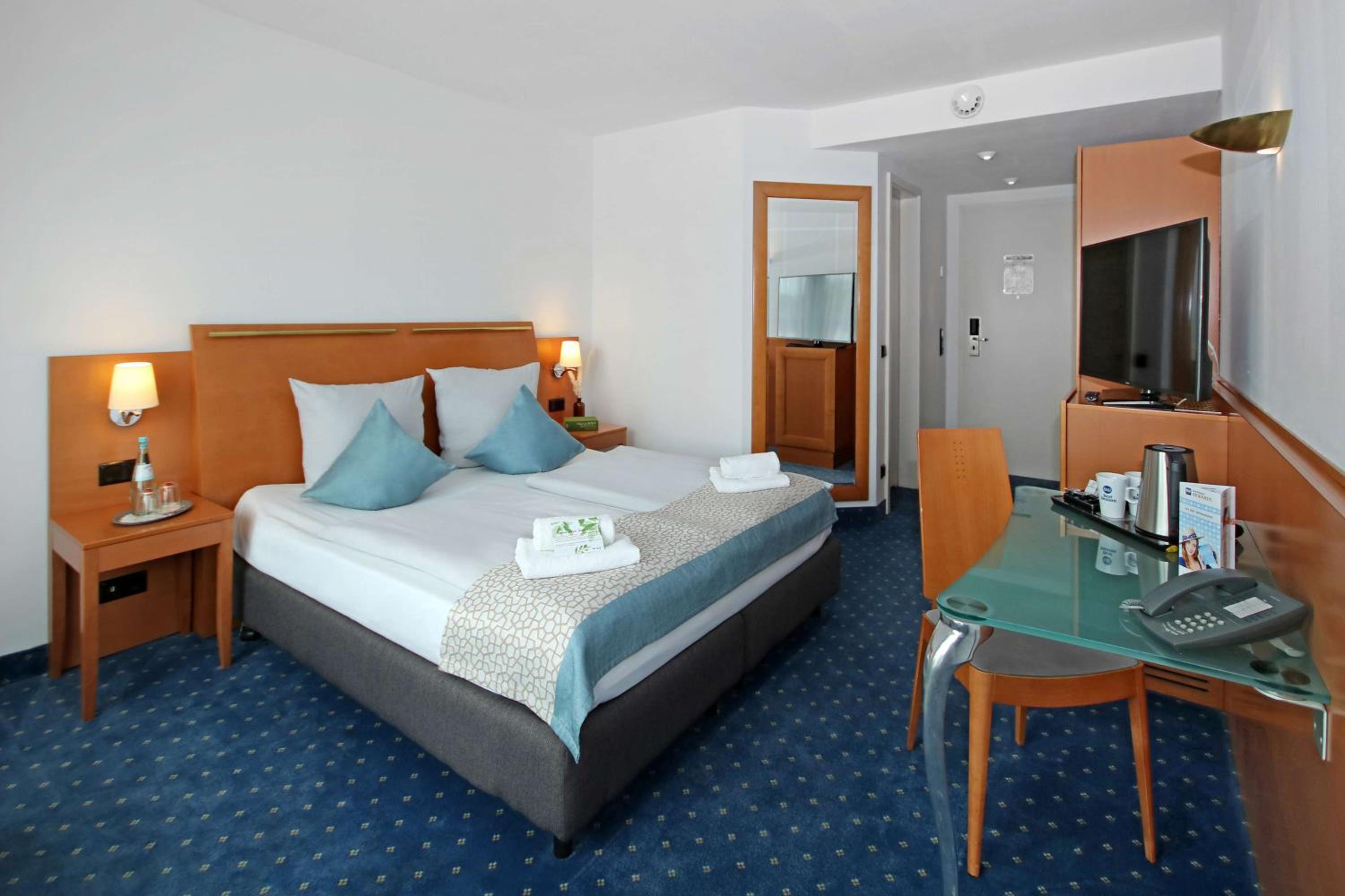Standard Queen Room - Photo 1