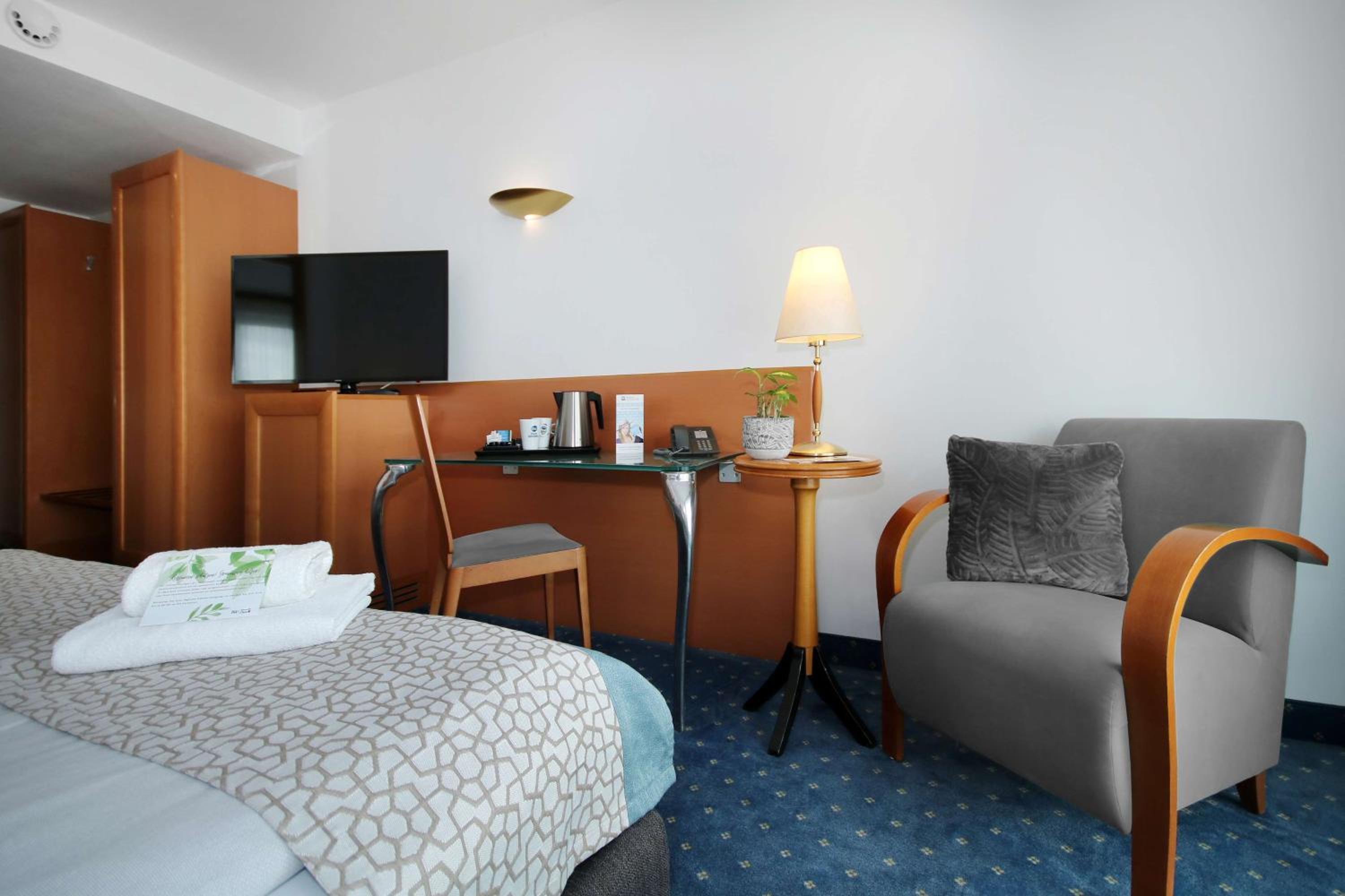 Standard Queen Room - Photo 3