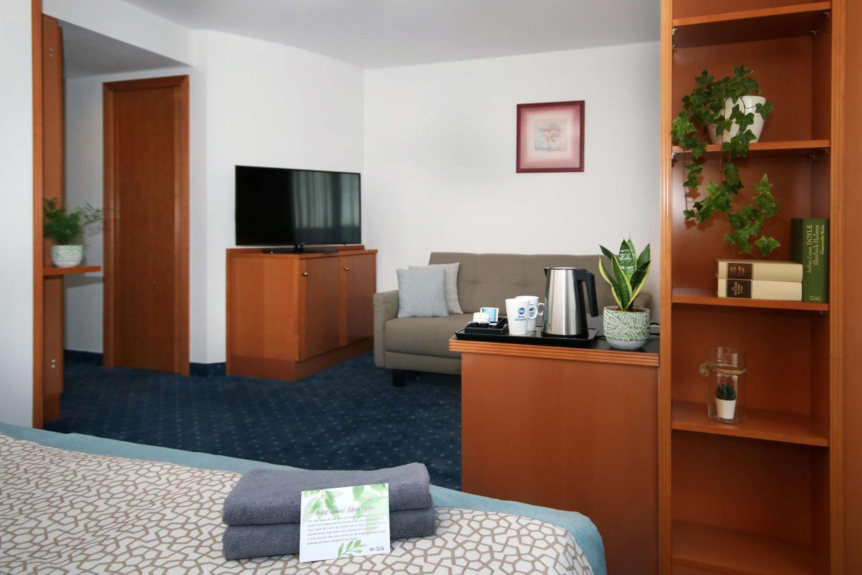 Junior Suite with Double Bed - Photo 2