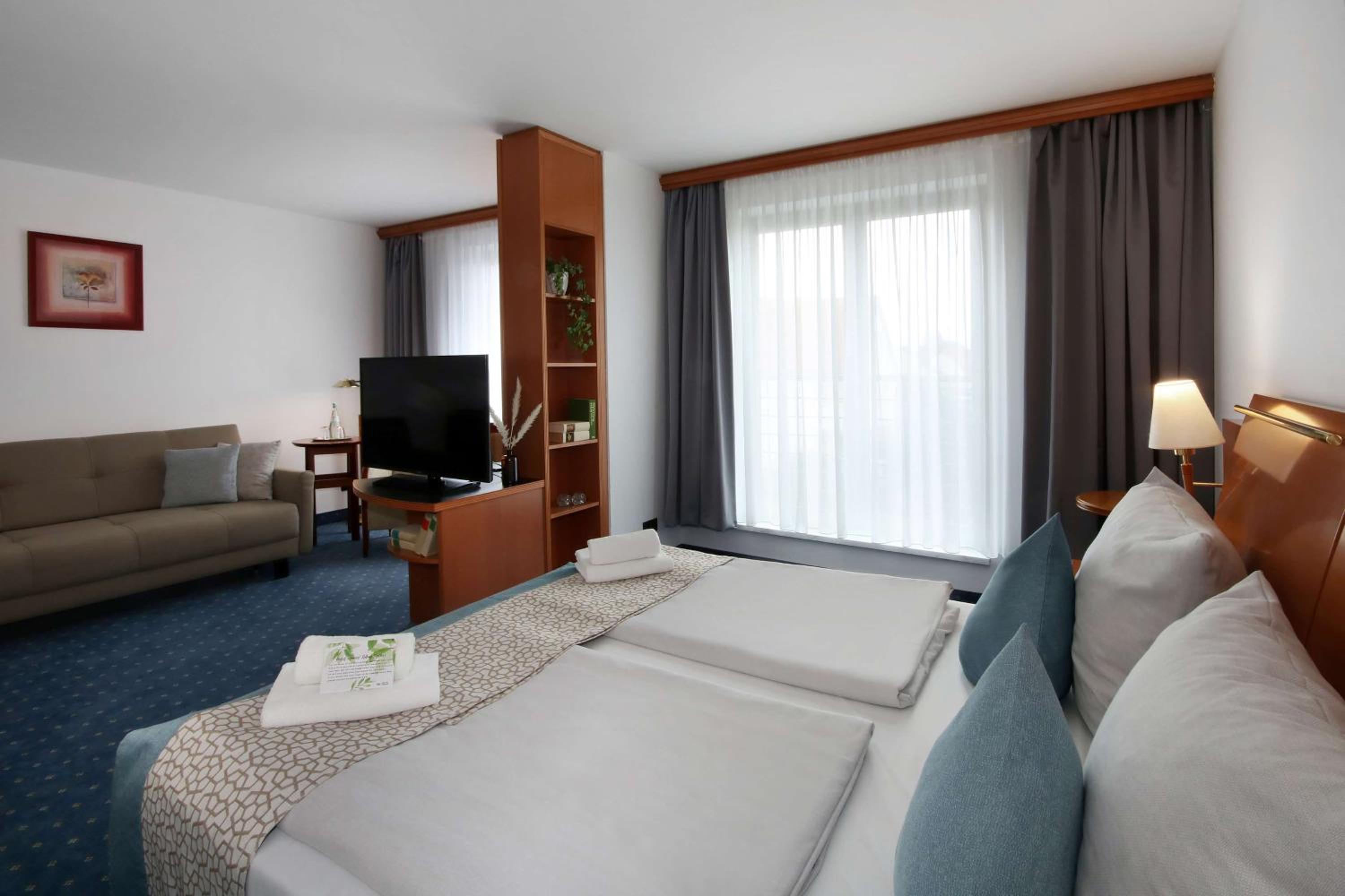 Junior Suite with Double Bed - Photo 1