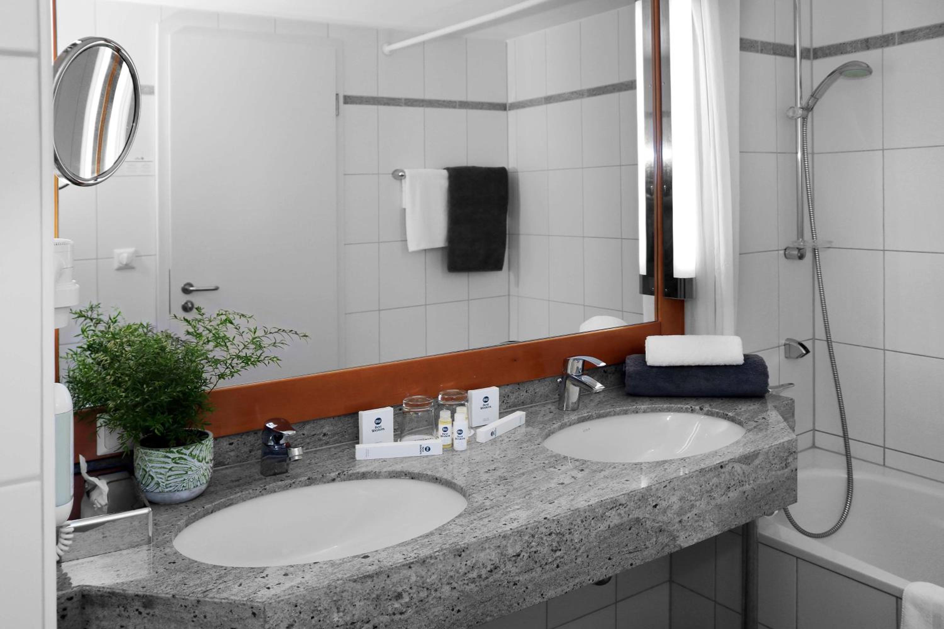 Junior Suite with Double Bed - Photo 4