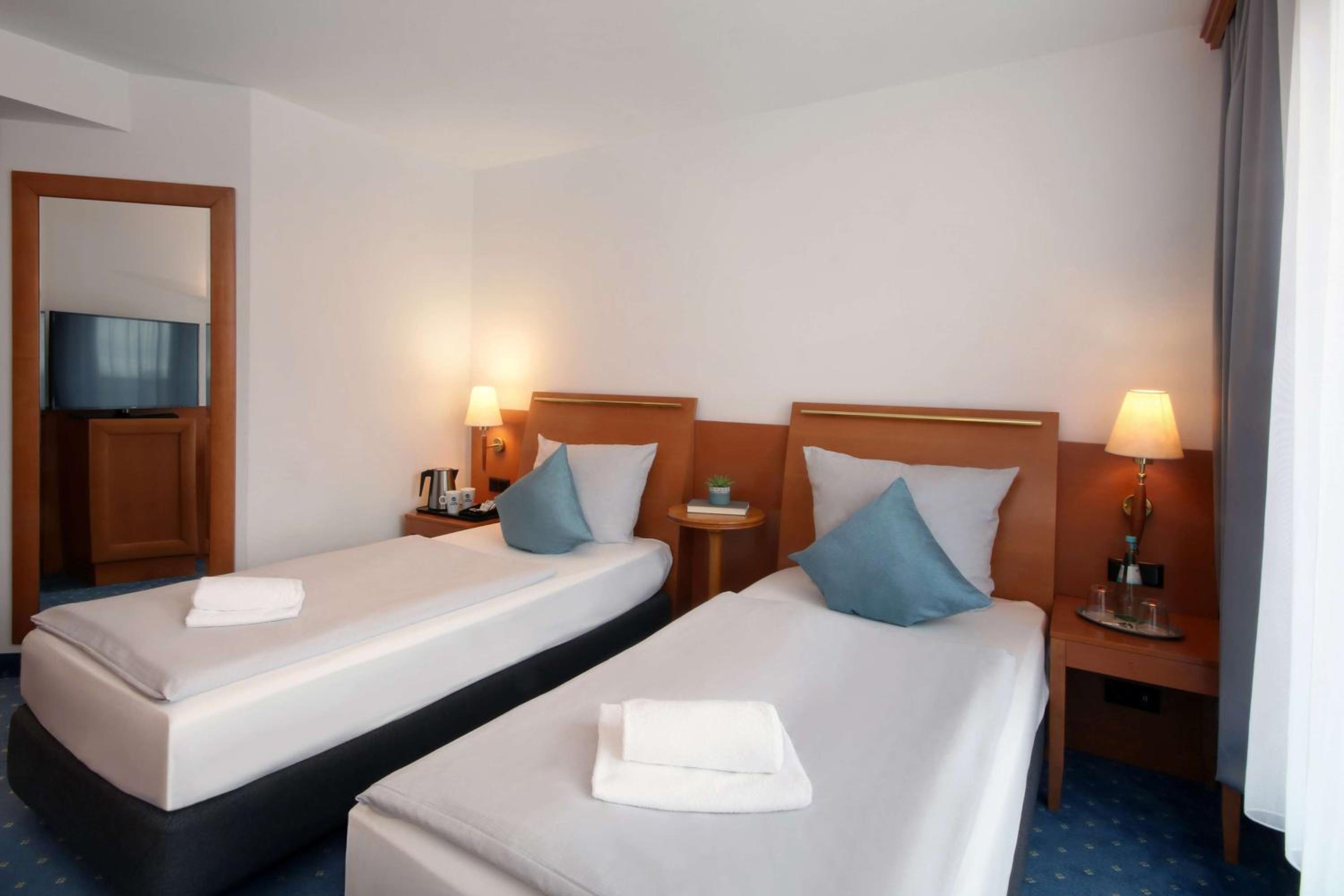 Standard Double Room - Photo 6