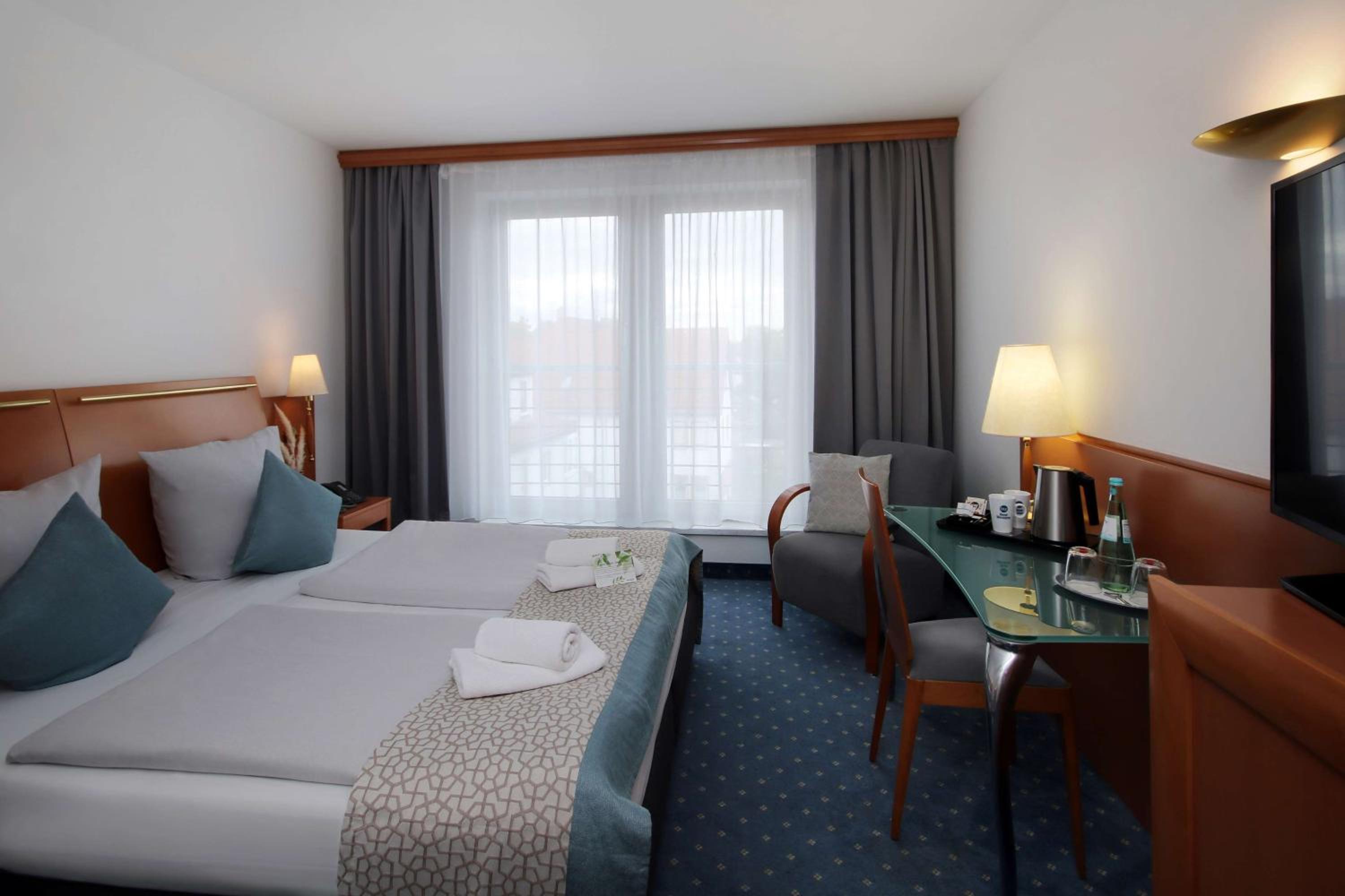 Comfort Queen Room - Photo 1
