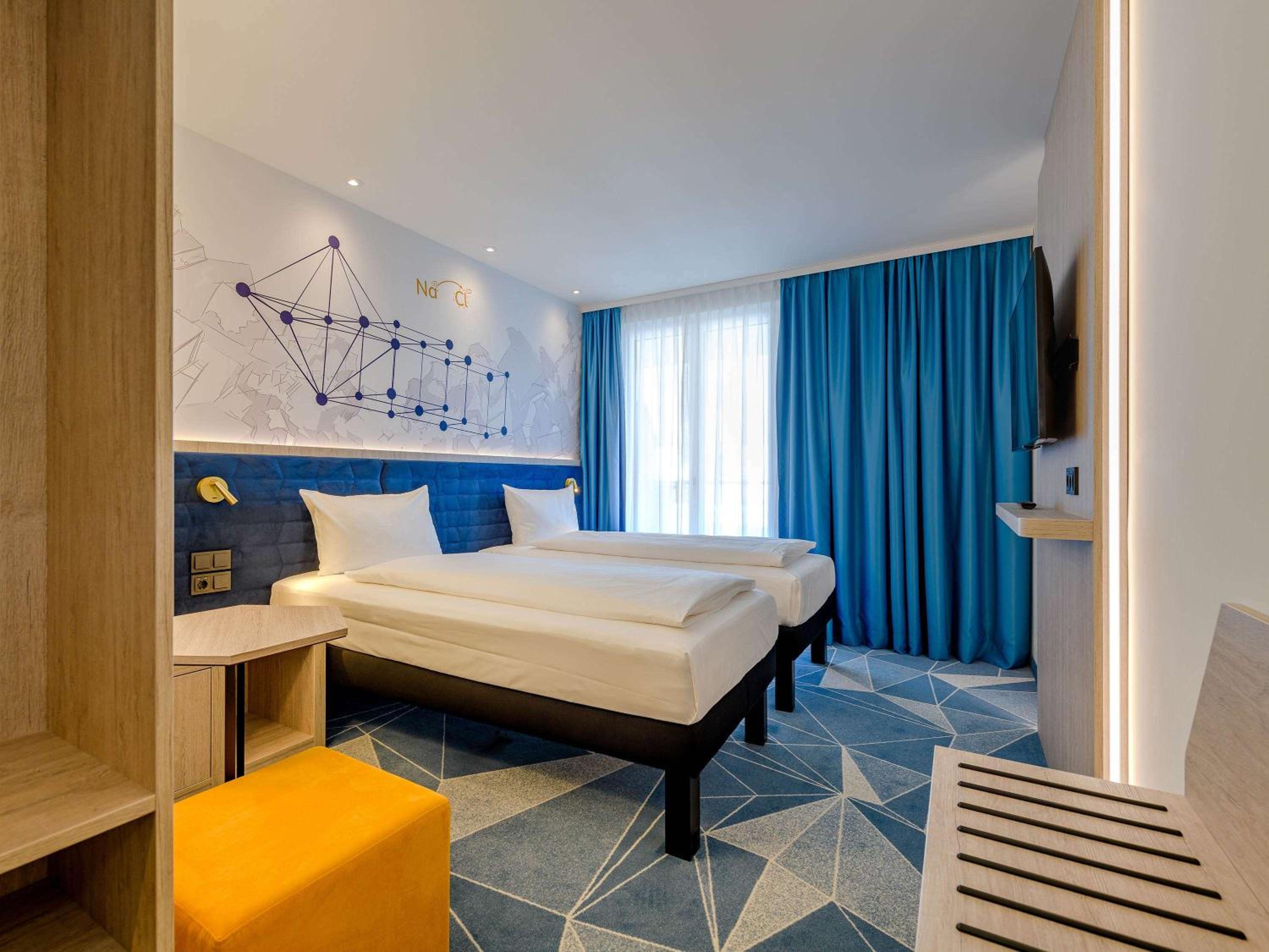 Comfort Twin Room with Balcony - Photo 1