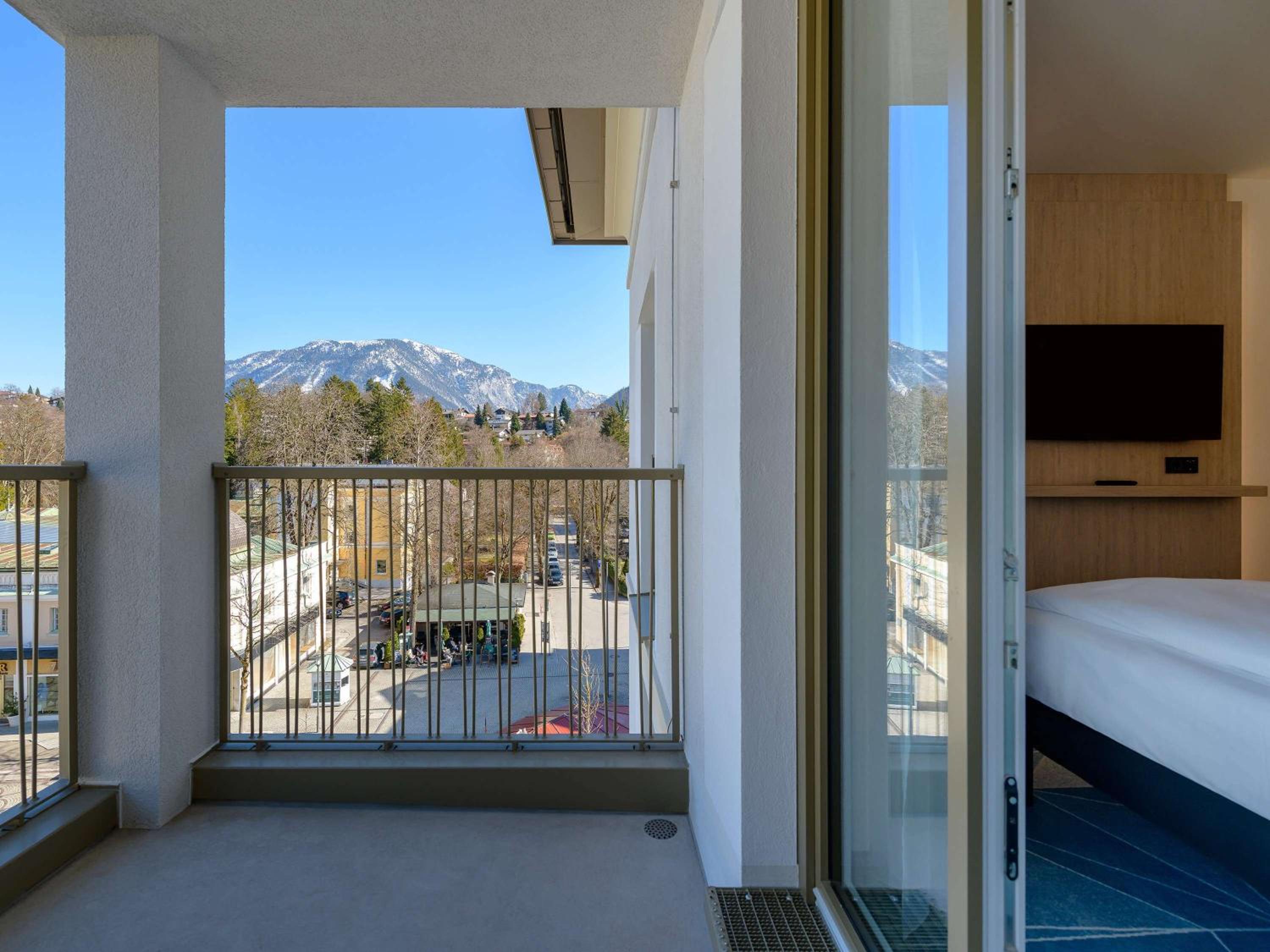 Comfort Twin Room with Balcony - Photo 6