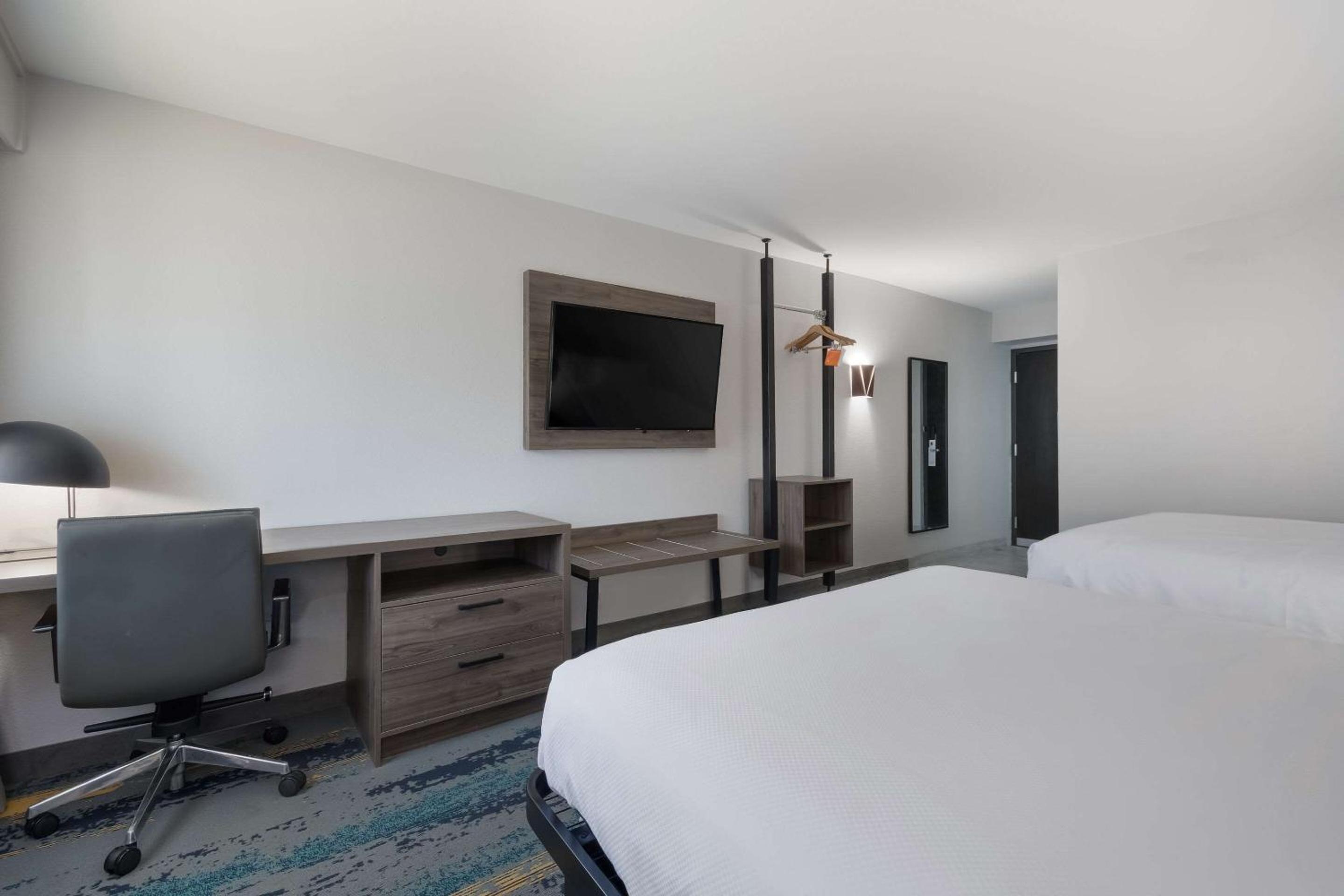 Standard Queen Room with Two Queen Beds - Non Smoking  - Photo 1