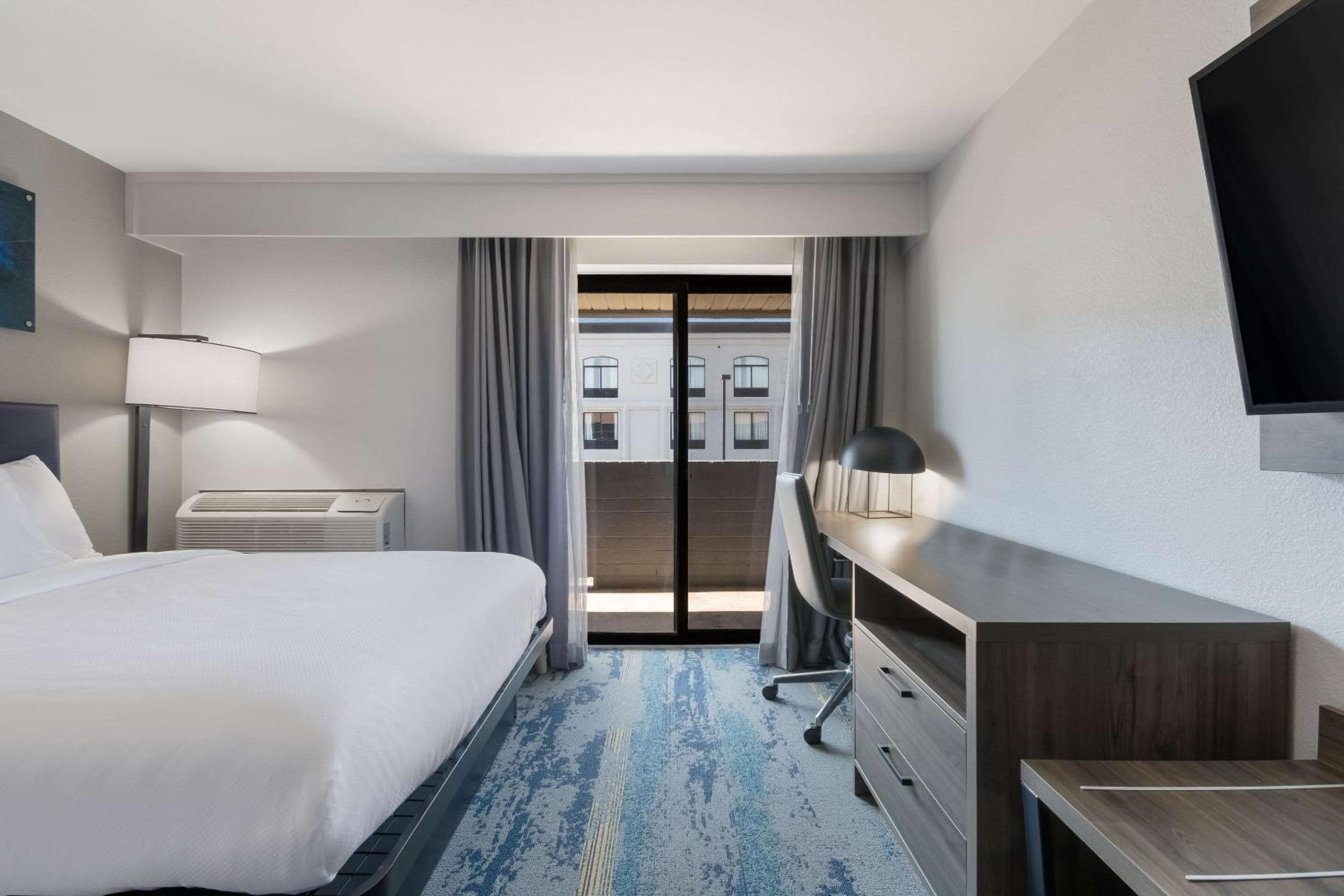 Superior Queen Room with Two Queen Beds - Non Smoking photo 1