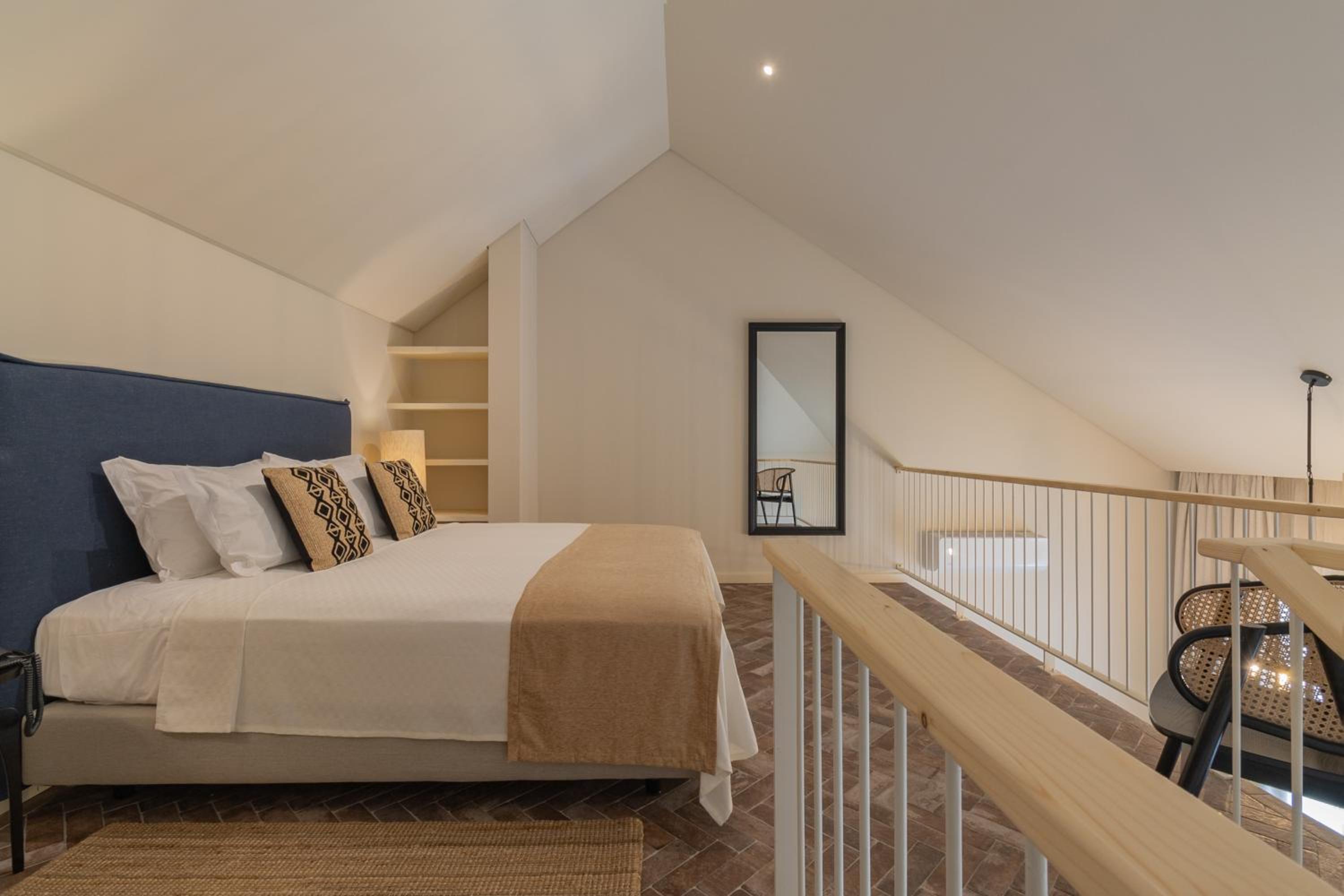 Deluxe Room - Photo 8