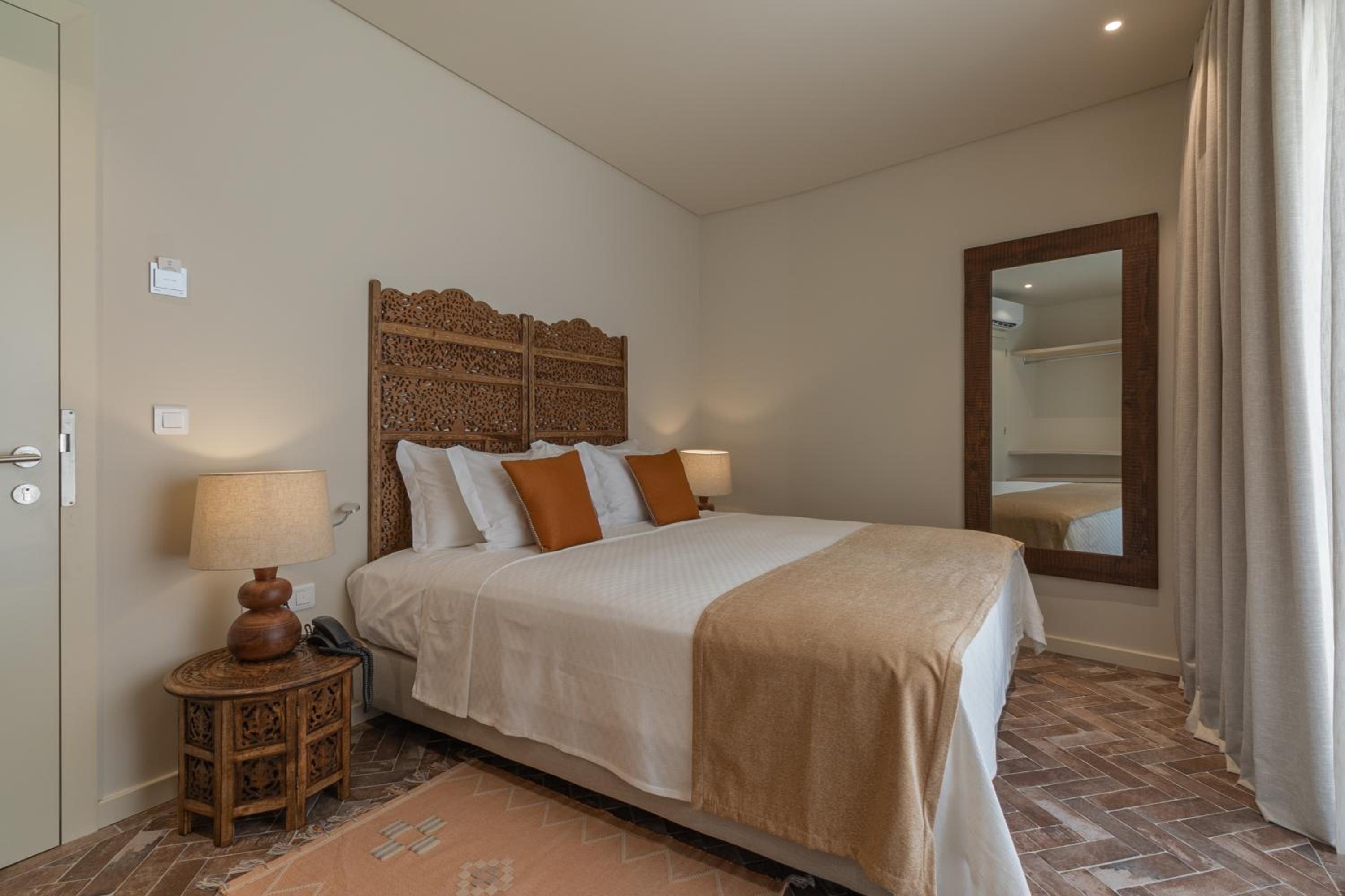 Double or Twin Room - Photo 7