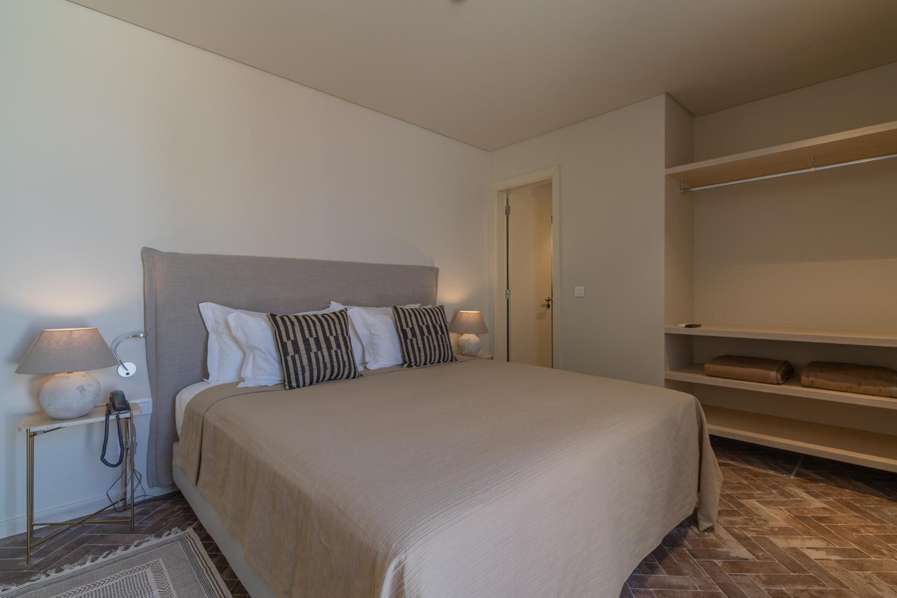 Double or Twin Room - Photo 5