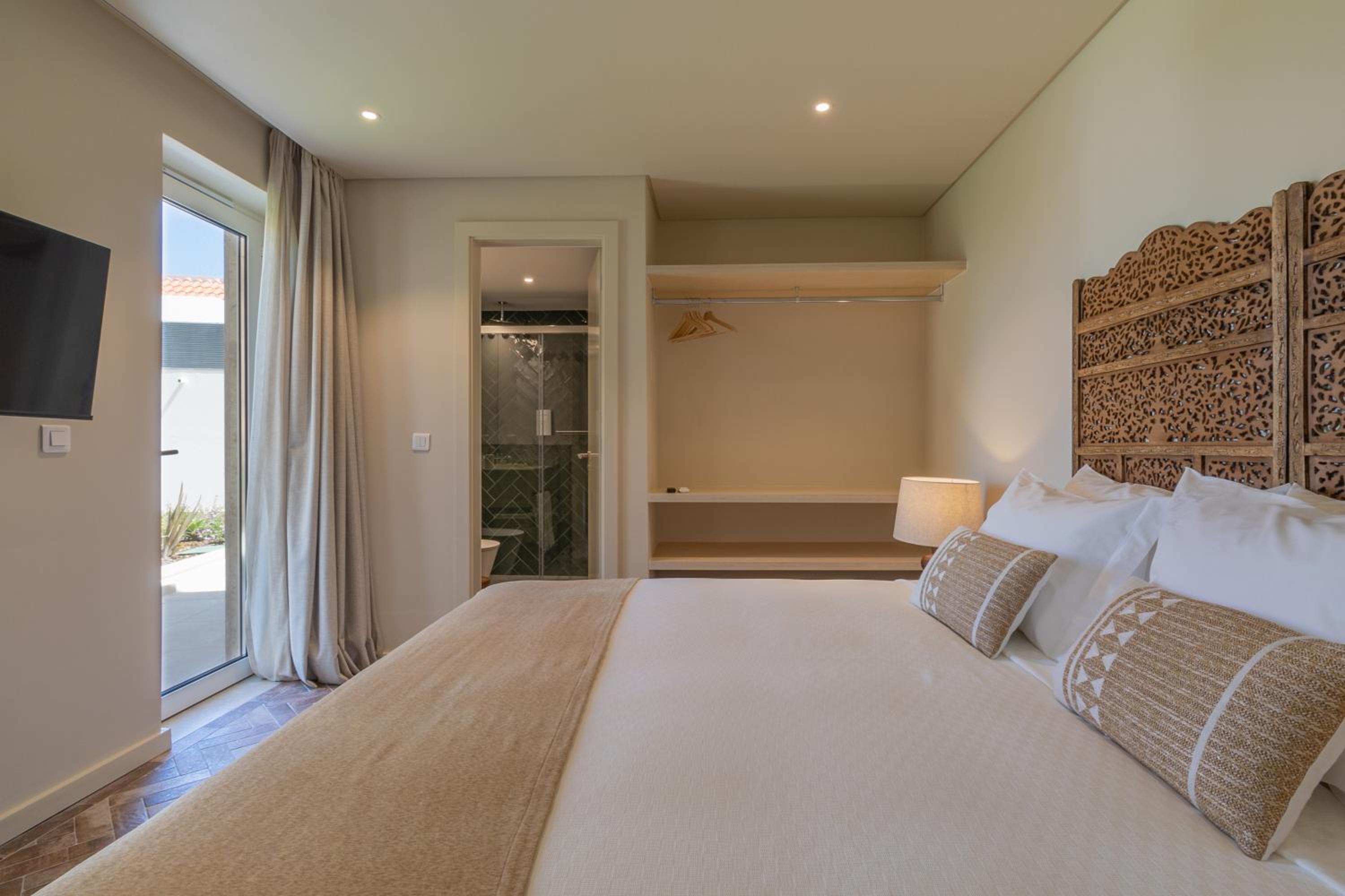 Double or Twin Room - Photo 13