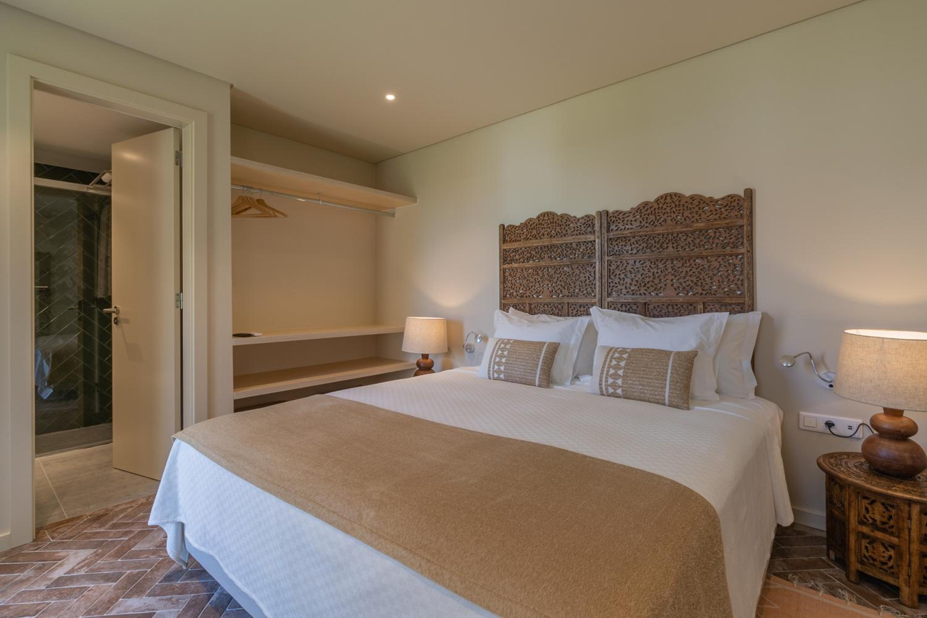Double or Twin Room - Photo 12