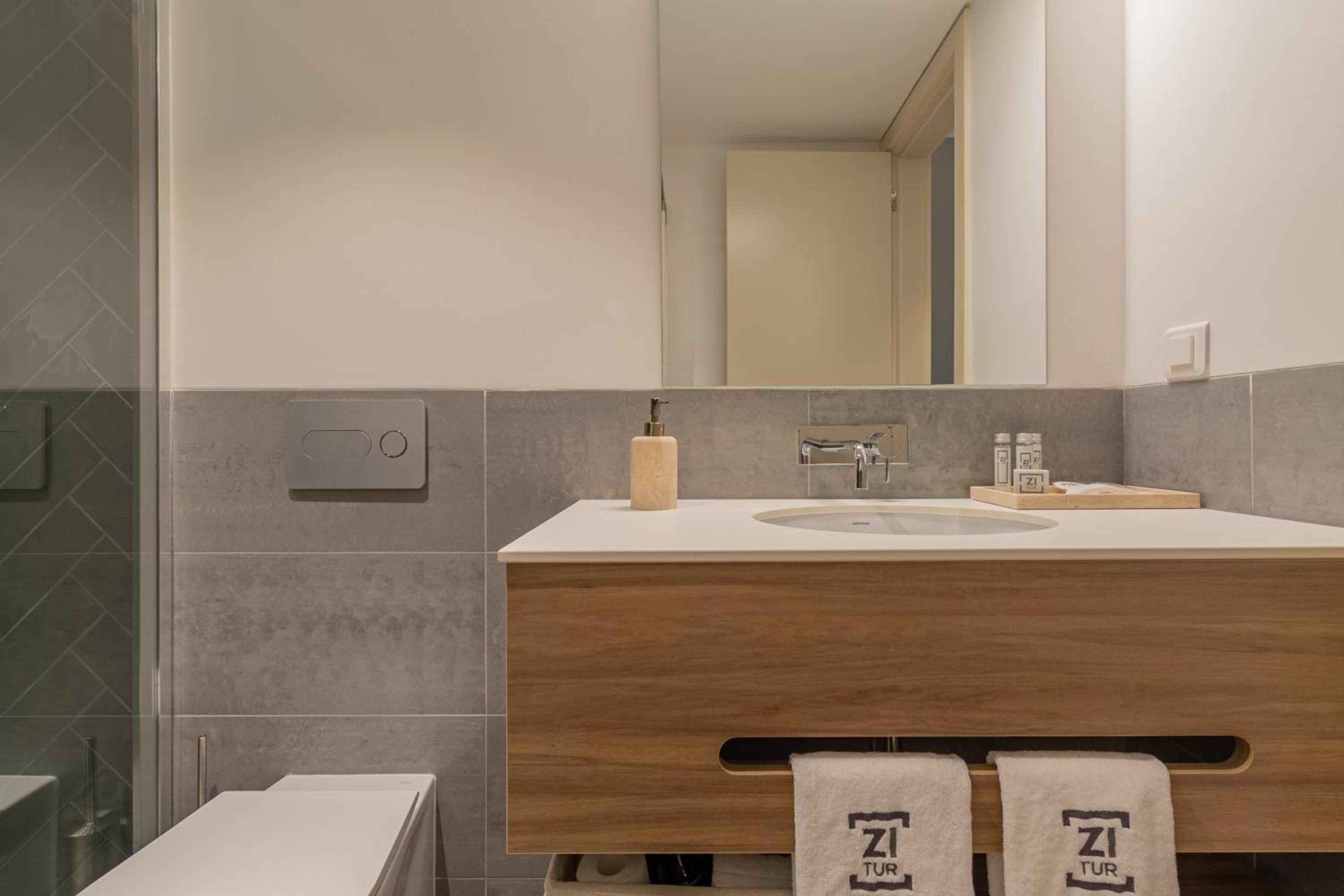 Double or Twin Room - Photo 10