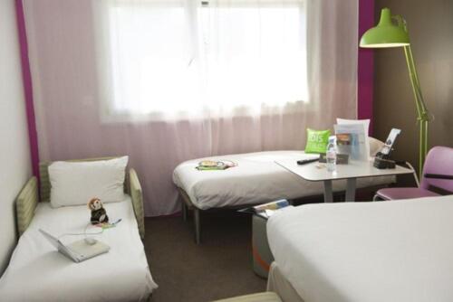 Standard Room with One Double Bed and Two Single Beds