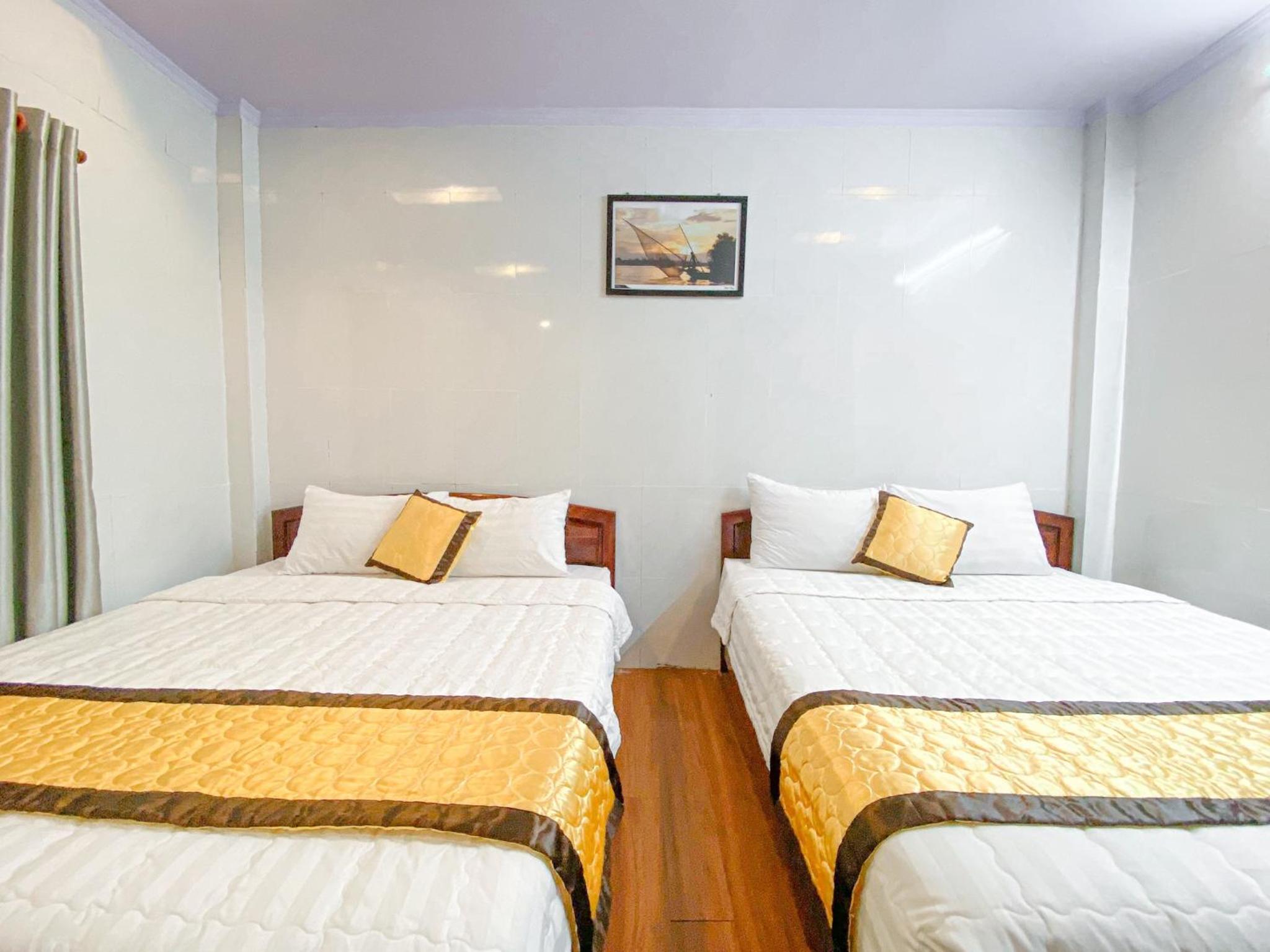 Quadruple Room - Photo 11