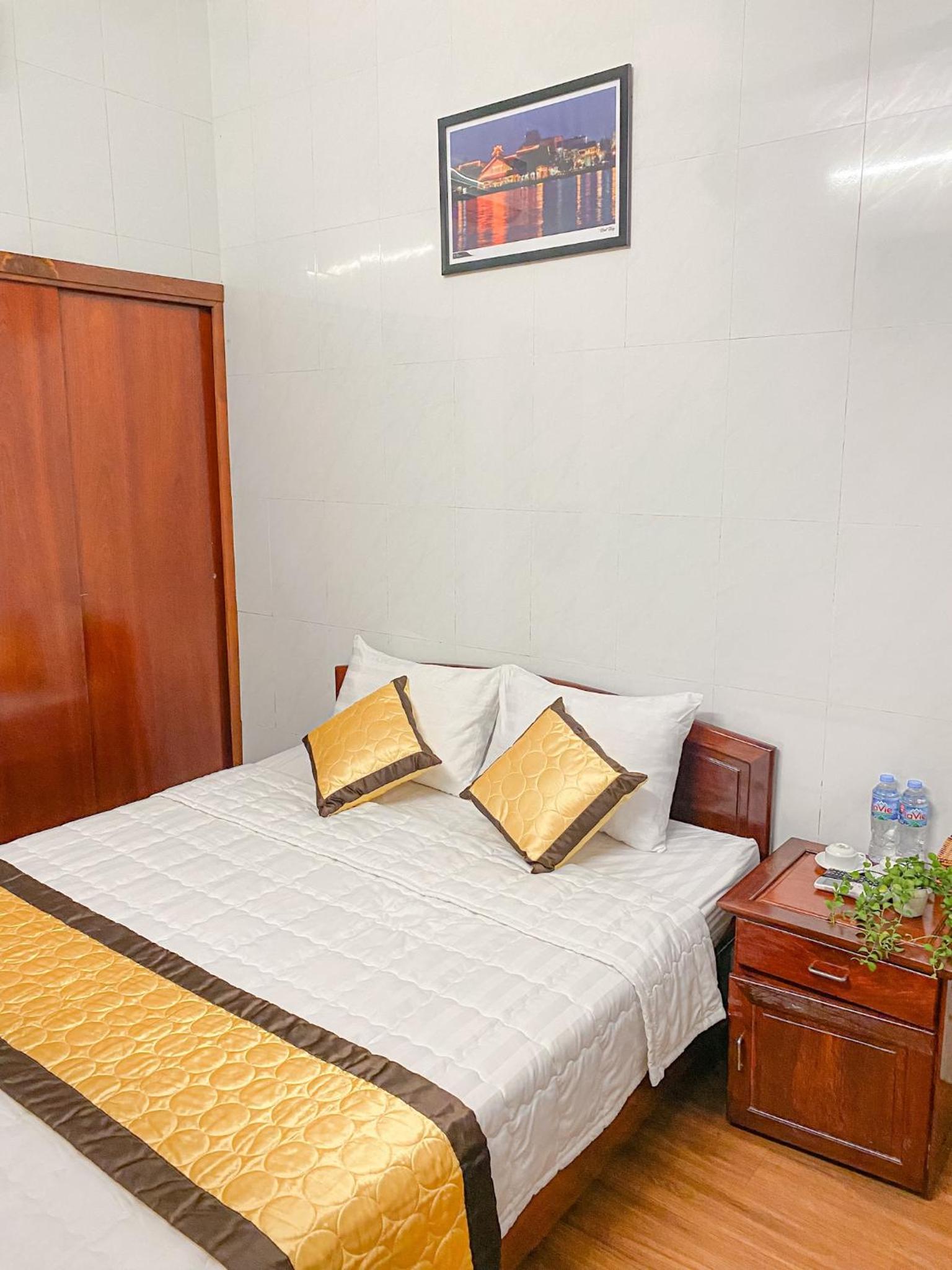 Standard King Room - Photo 5
