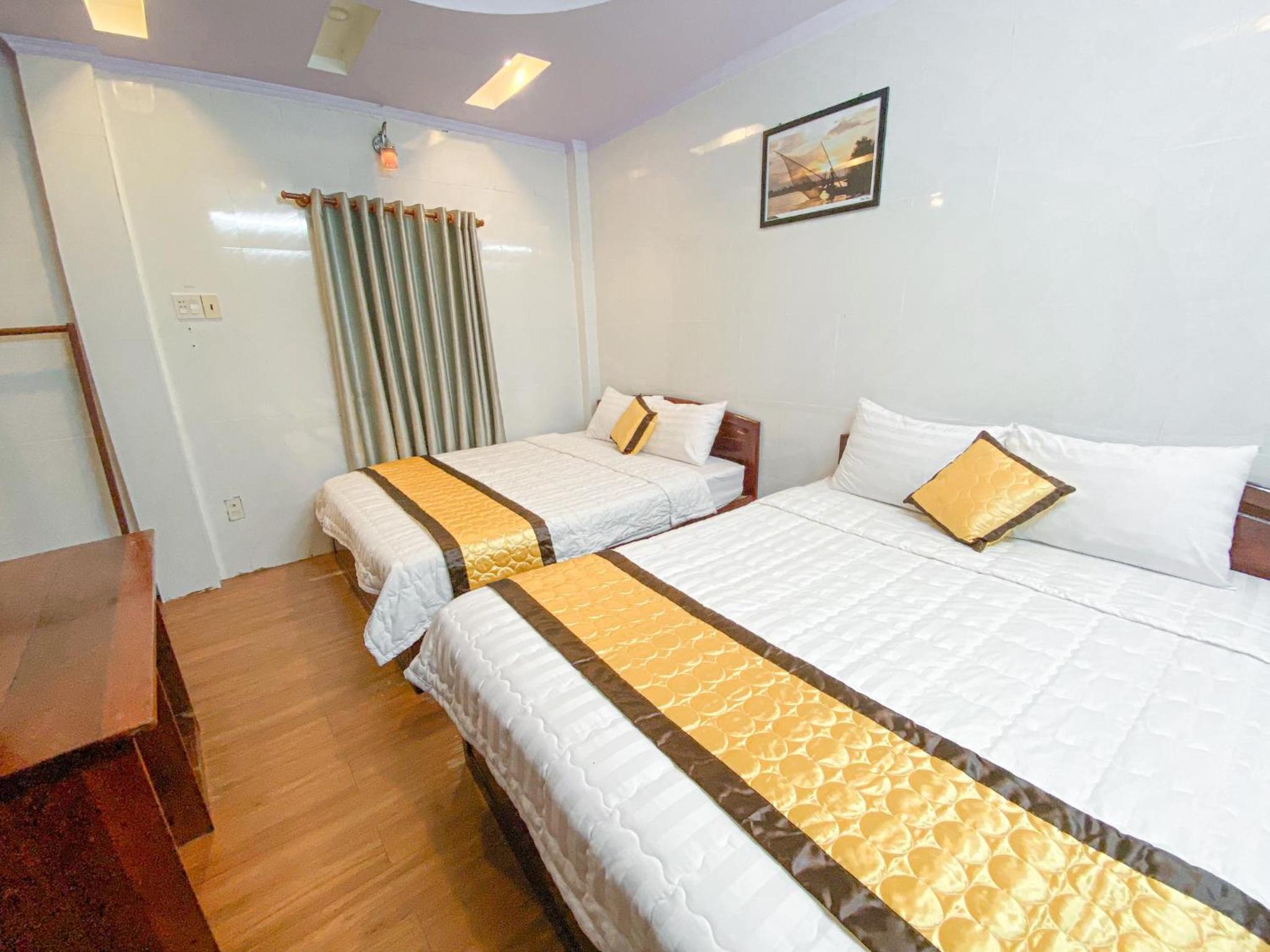 Quadruple Room - Photo 9