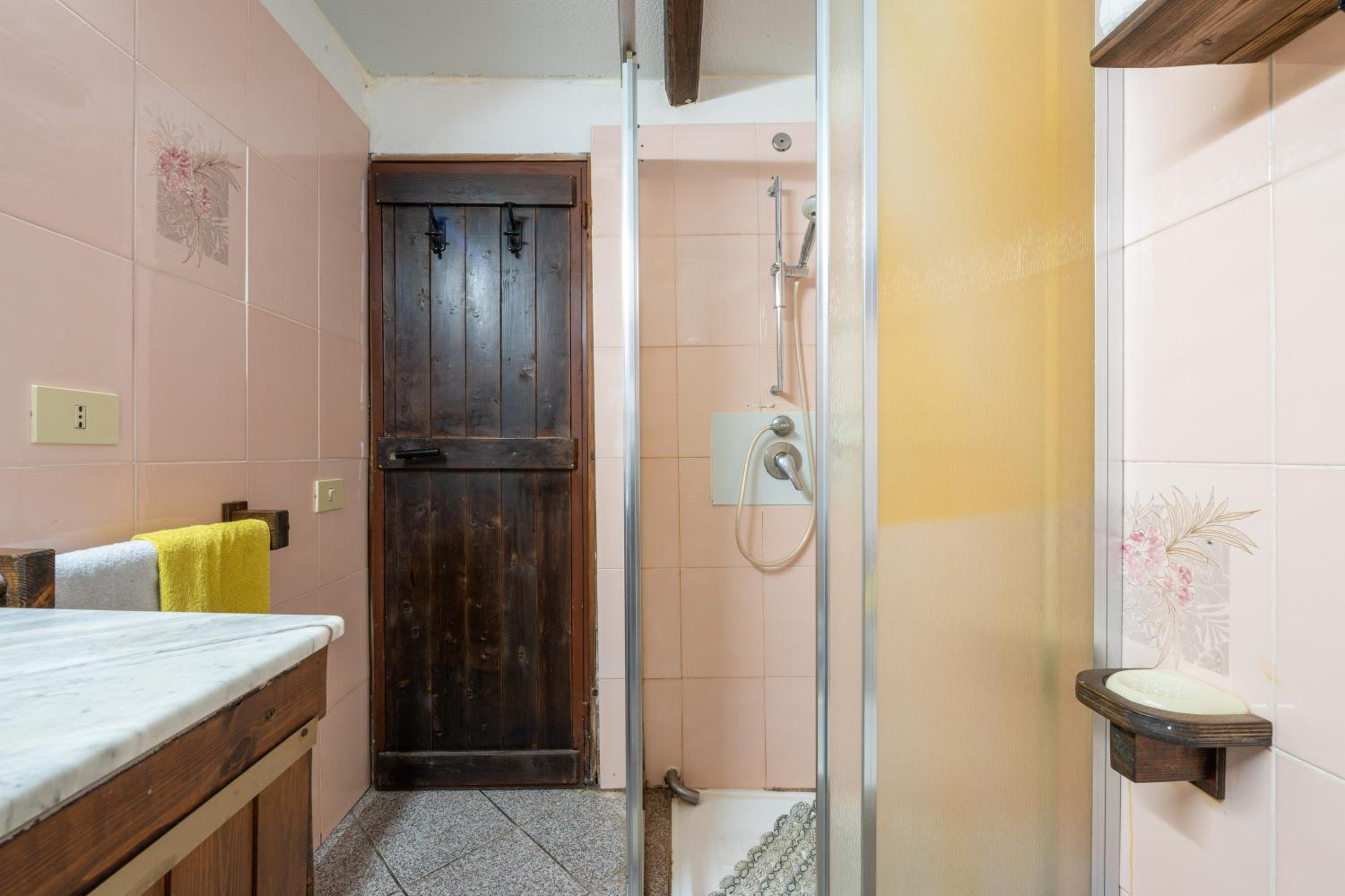 Three-Bedroom House photo 3