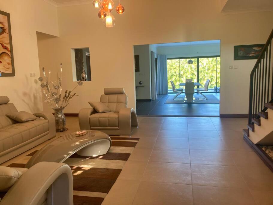 Villa photo 1