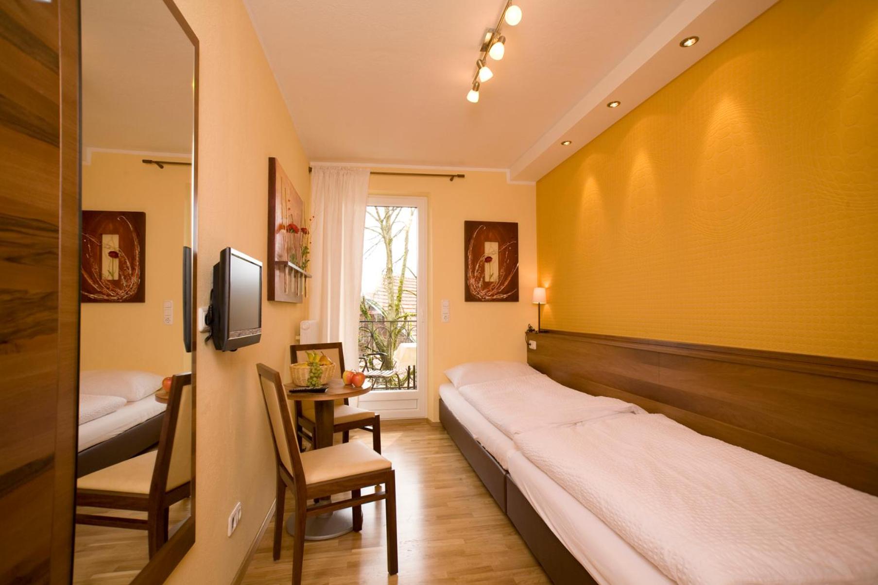 Double or Twin Room with Balcony photo 1