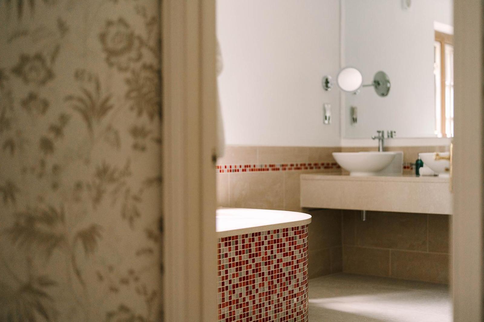 Luxe Junior Suite photo 2