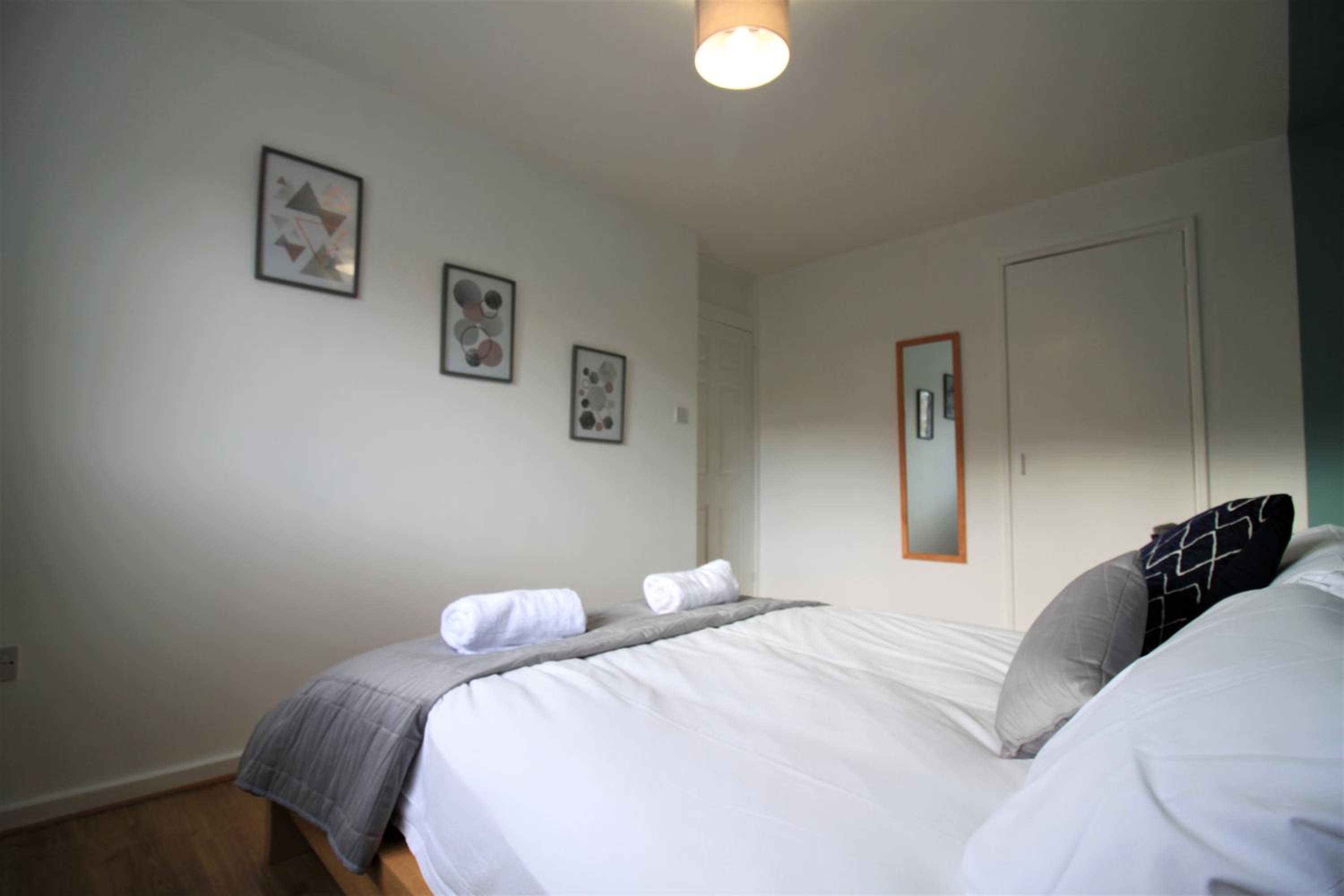 Three-Bedroom House photo 2